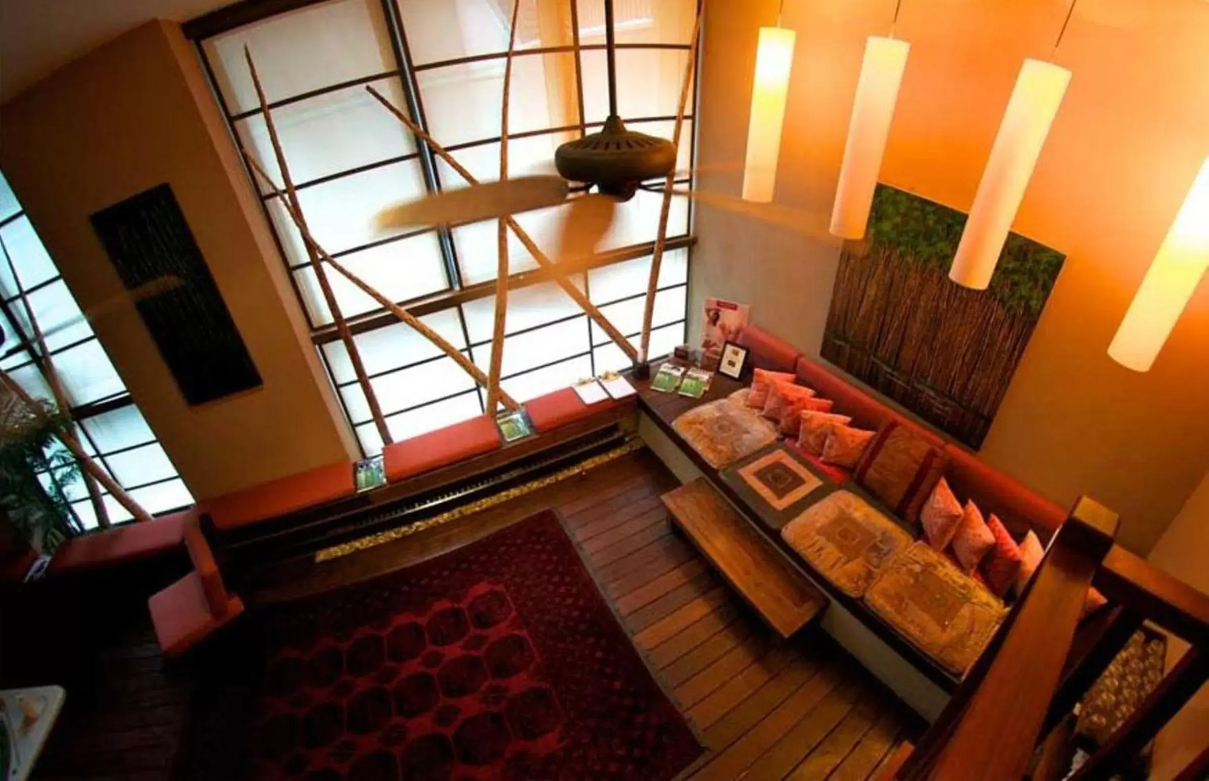 Other, Seating Area in Executive Hotel Cosmopolitan Toronto