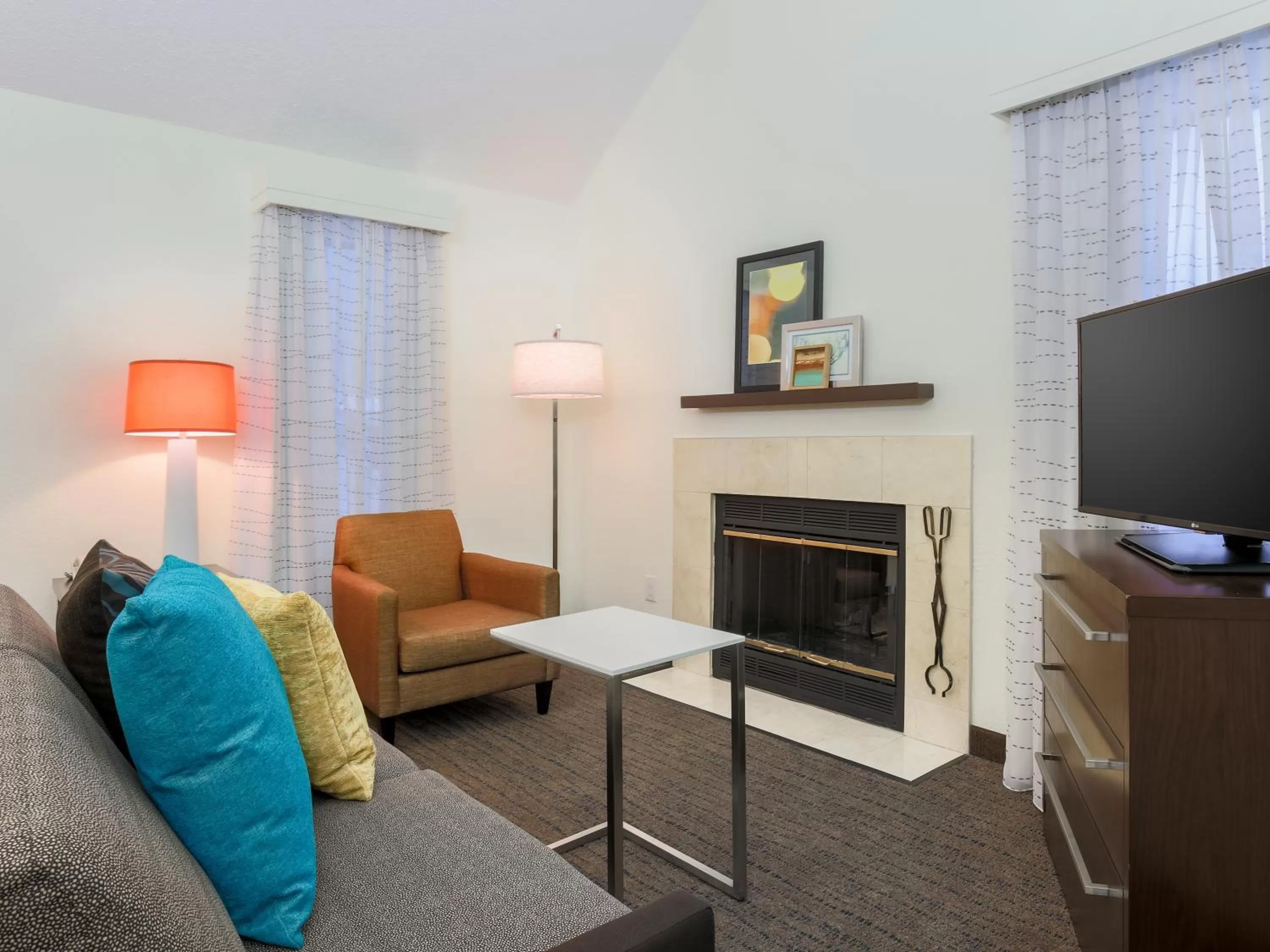 Living room in Hawthorn Suites by Wyndham Tinton Falls