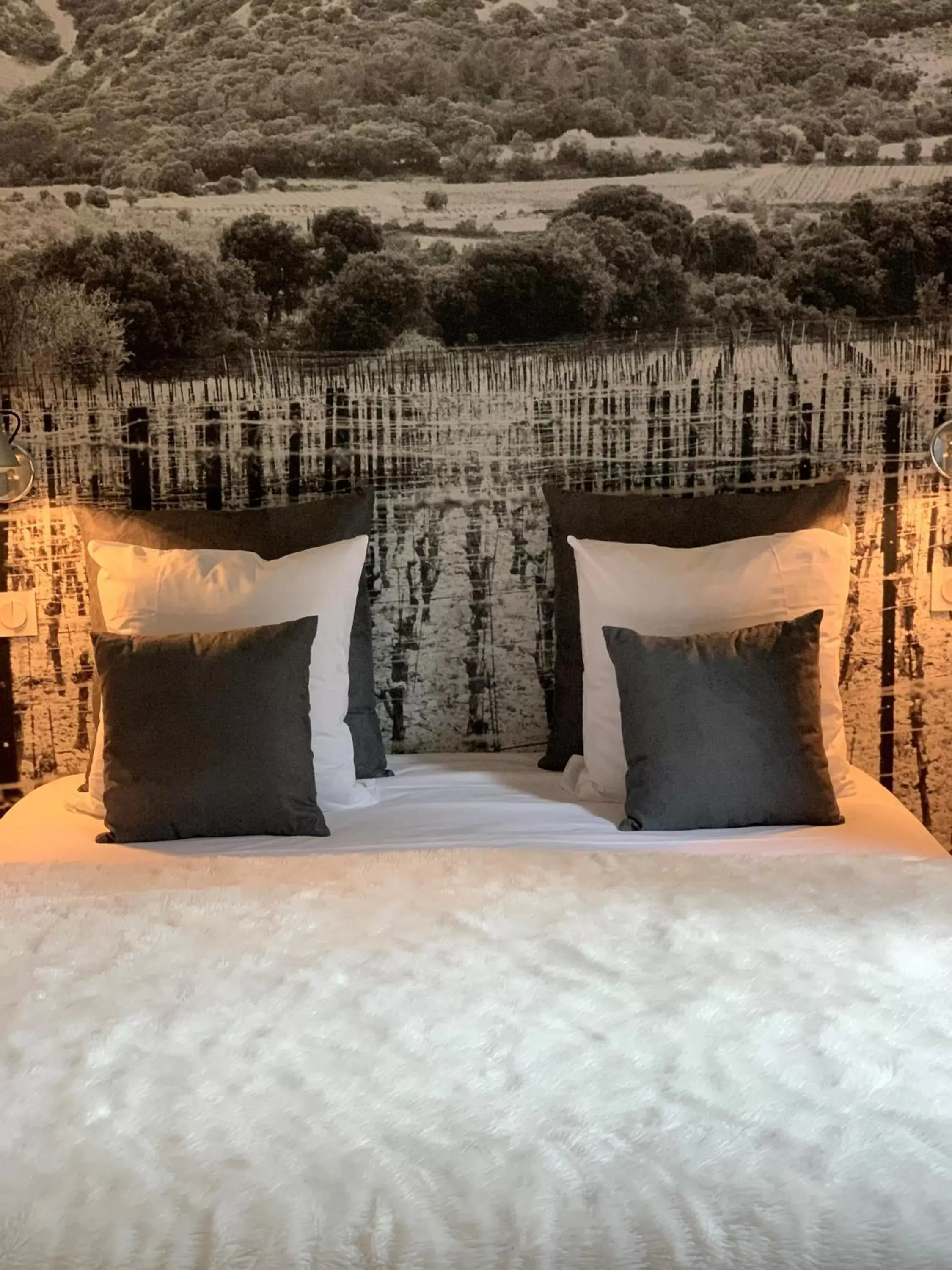 Bedroom, Winter in Le Sens Six