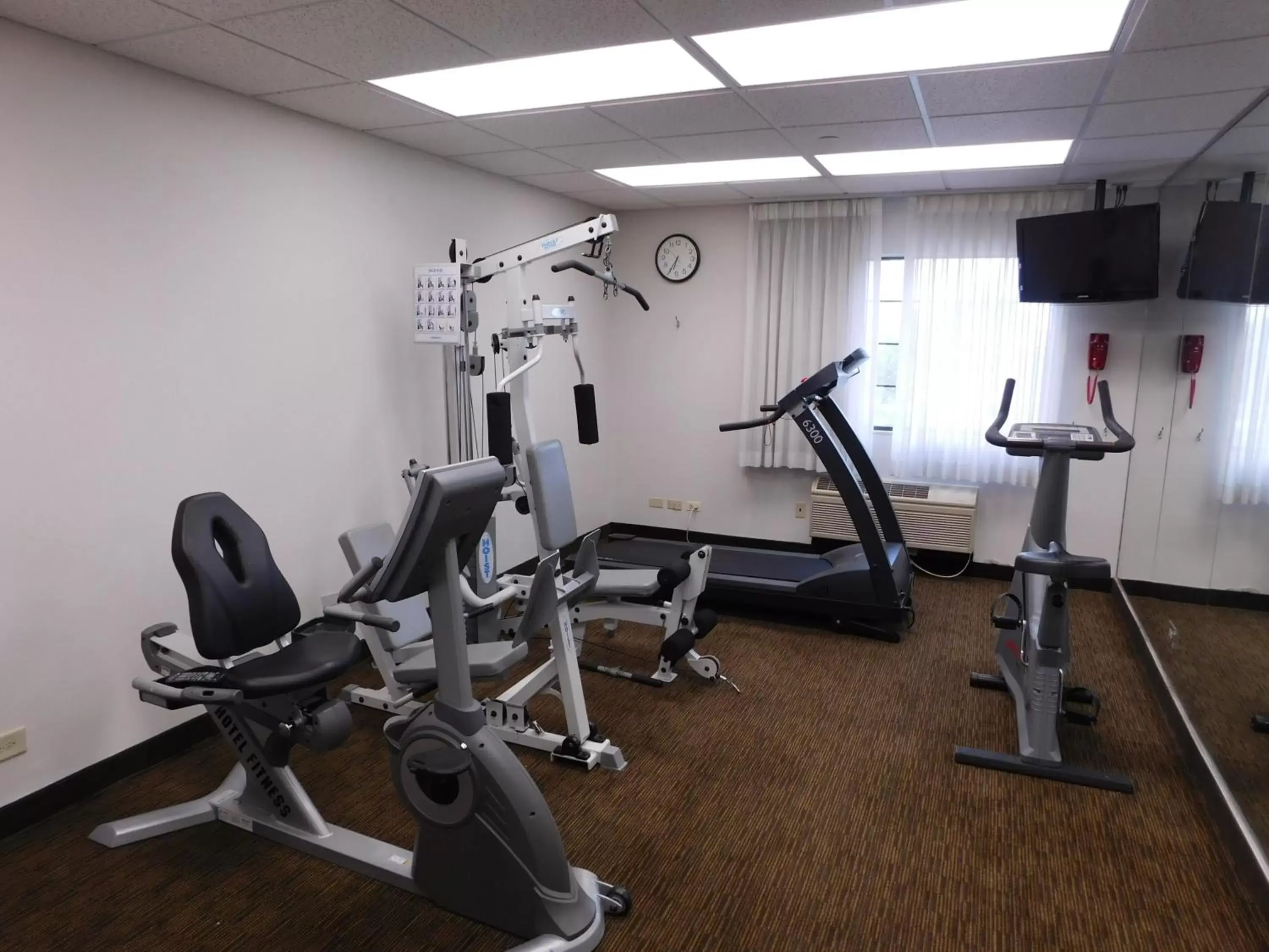 Fitness centre/facilities, Fitness Center/Facilities in Days Inn & Suites by Wyndham Arlington Heights