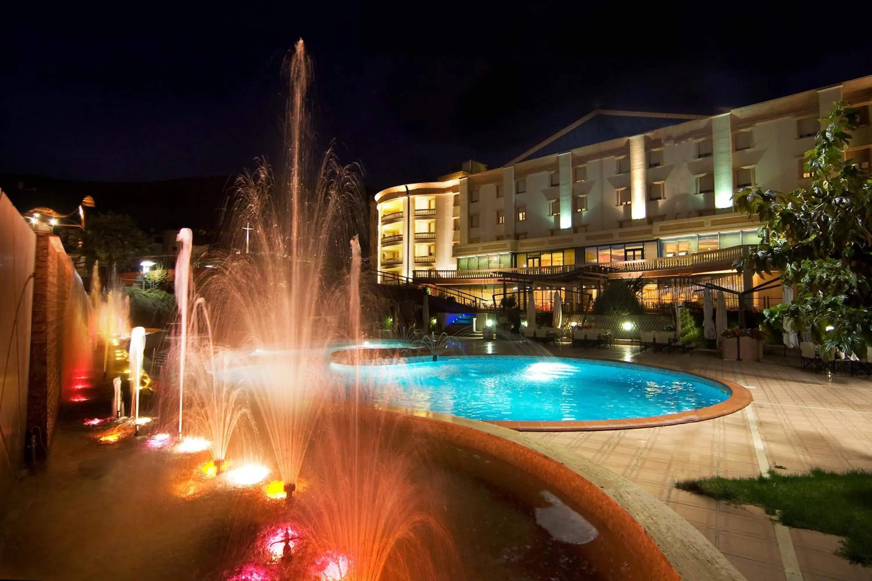 Facade/entrance, Swimming Pool in Gran Paradiso Hotel Spa