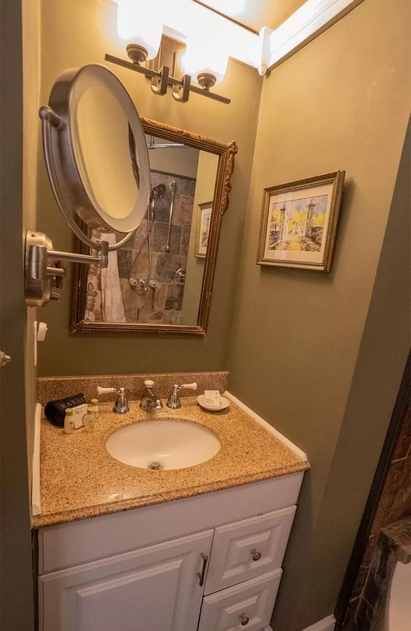 Casablanca Inn on the Bay