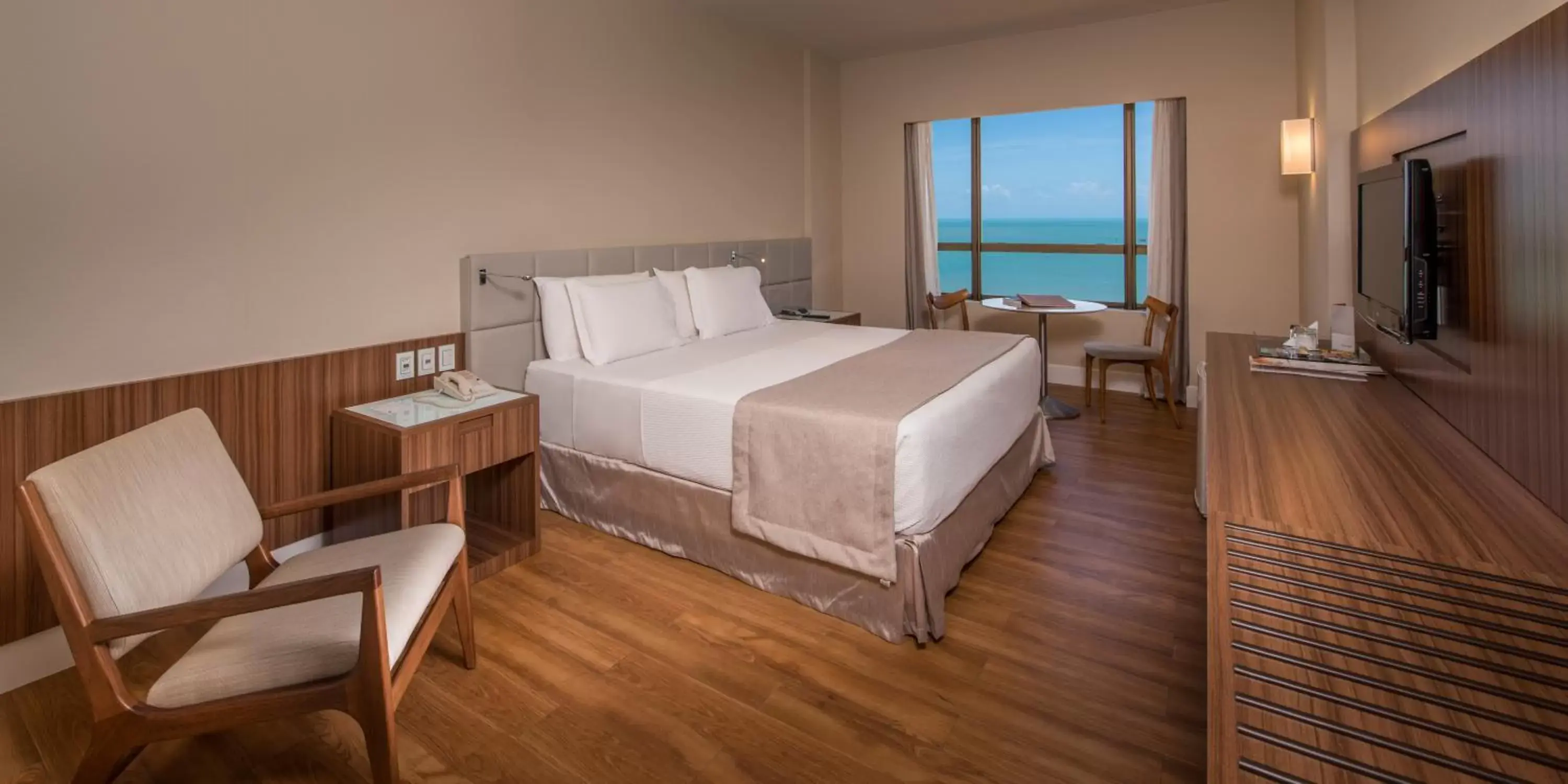 Deluxe Double or Twin Room with Frontal Sea View in Hotel Gran Marquise
