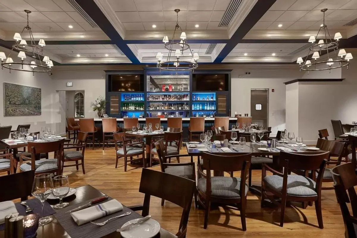Lounge or bar, Restaurant/Places to Eat in Trianon Bonita Bay Hotel