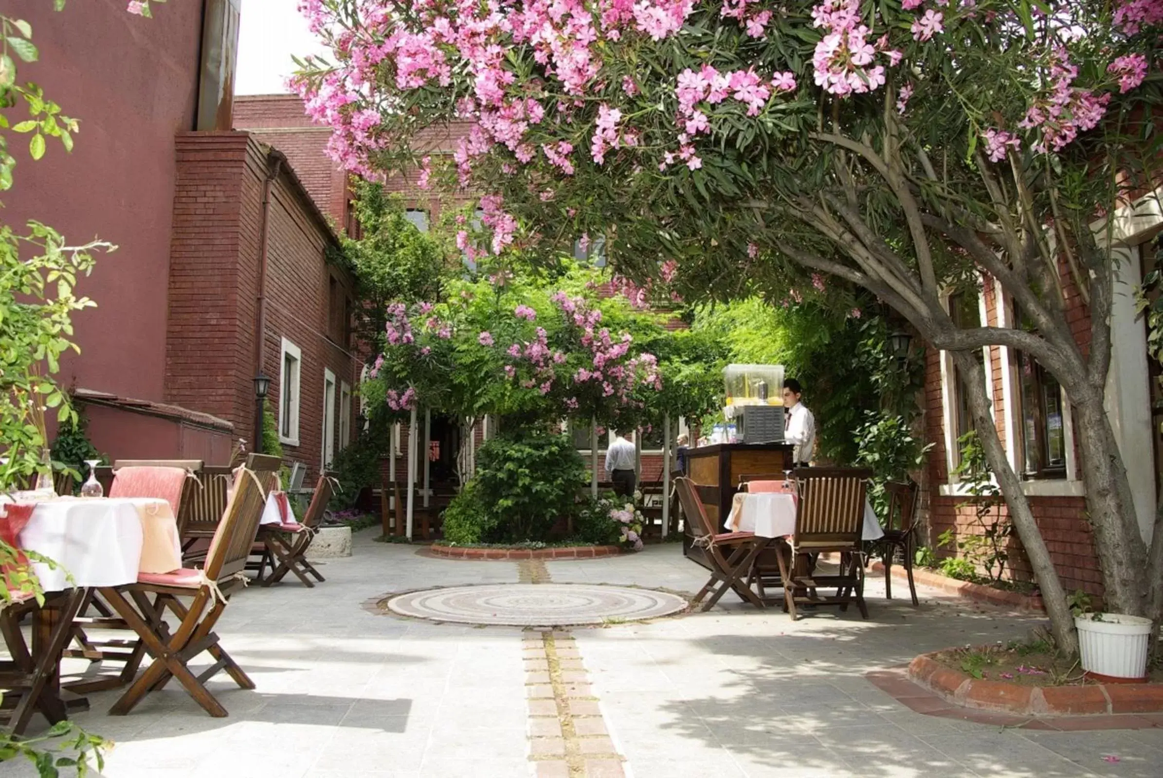 Garden in Kervansaray Canakkale Hotel - Special Category