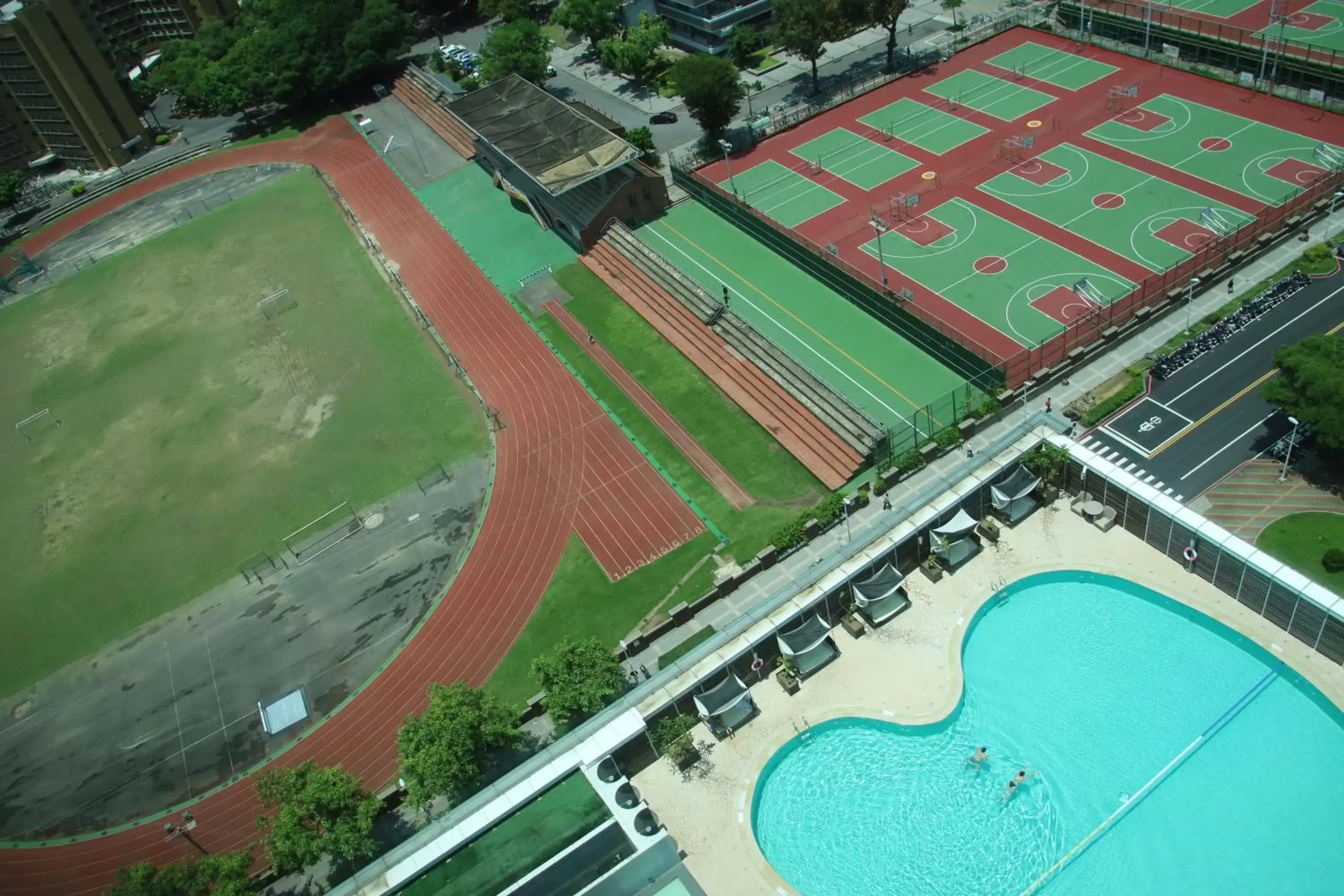 Swimming pool, Pool View in Shangri-La Far Eastern Tainan