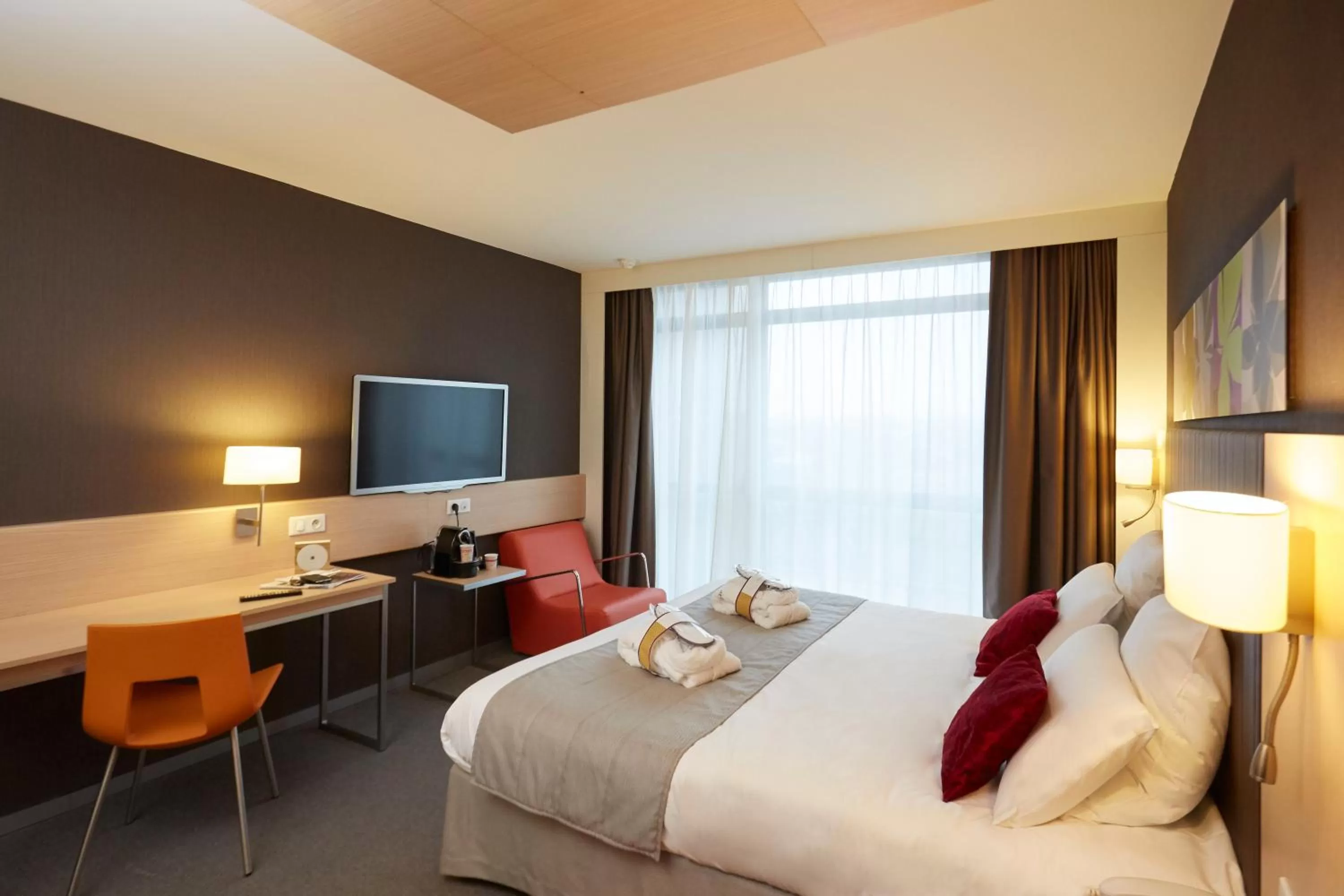Bedroom, Bed in Mercure Valenciennes Centre