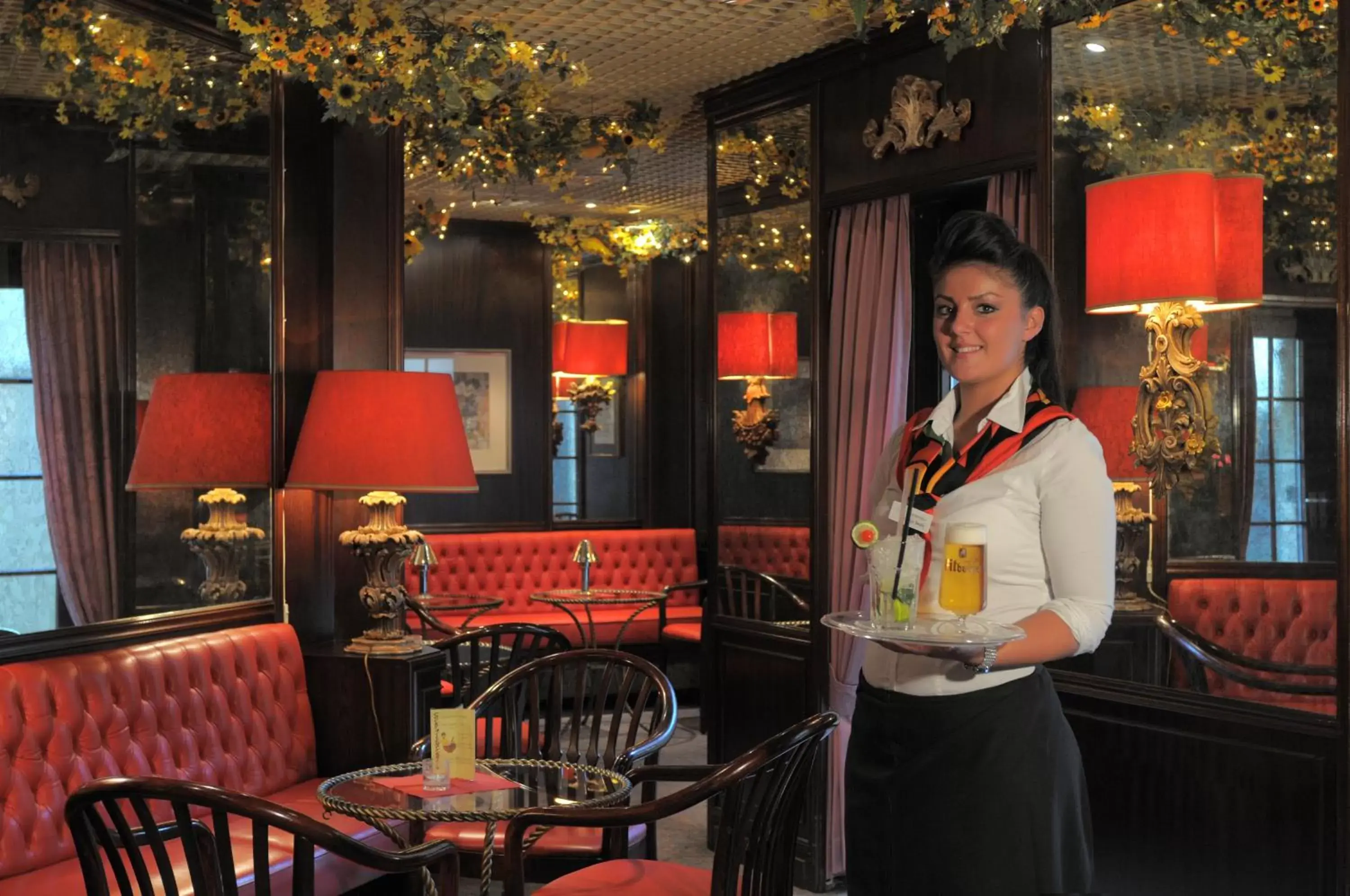 Lounge or bar in Ringhotel Loew's Merkur Lounge or bar in Ringhotel Loew's Merkur