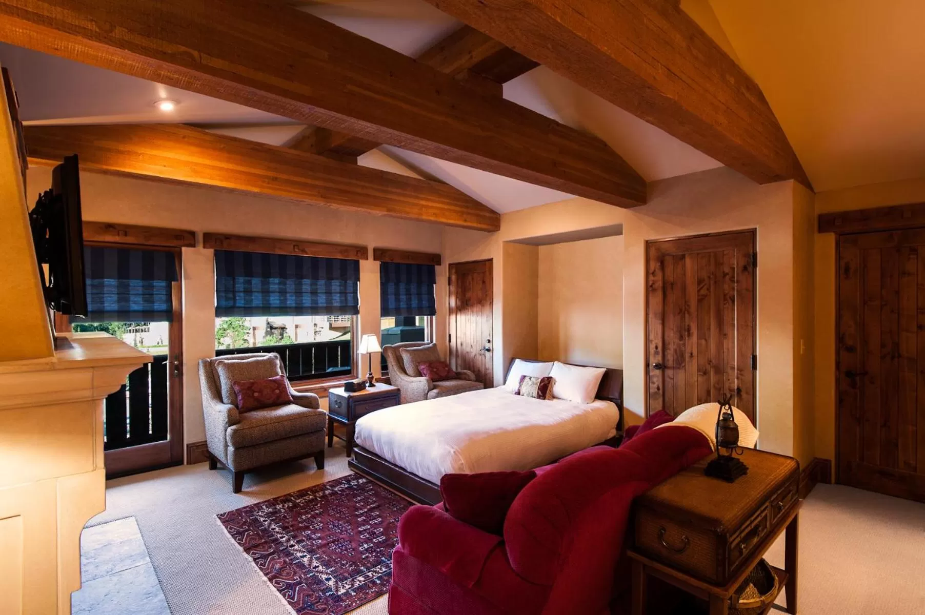 Living room, Bed in The Chateaux Deer Valley