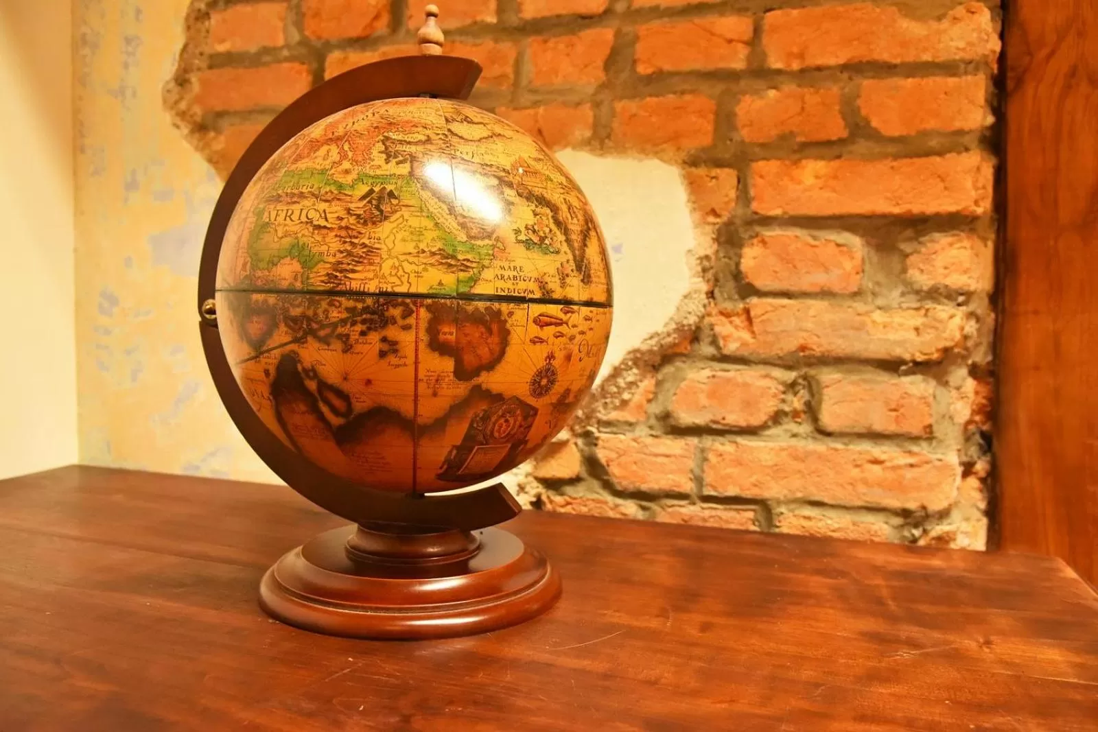 Decorative detail in Hiša stare mame