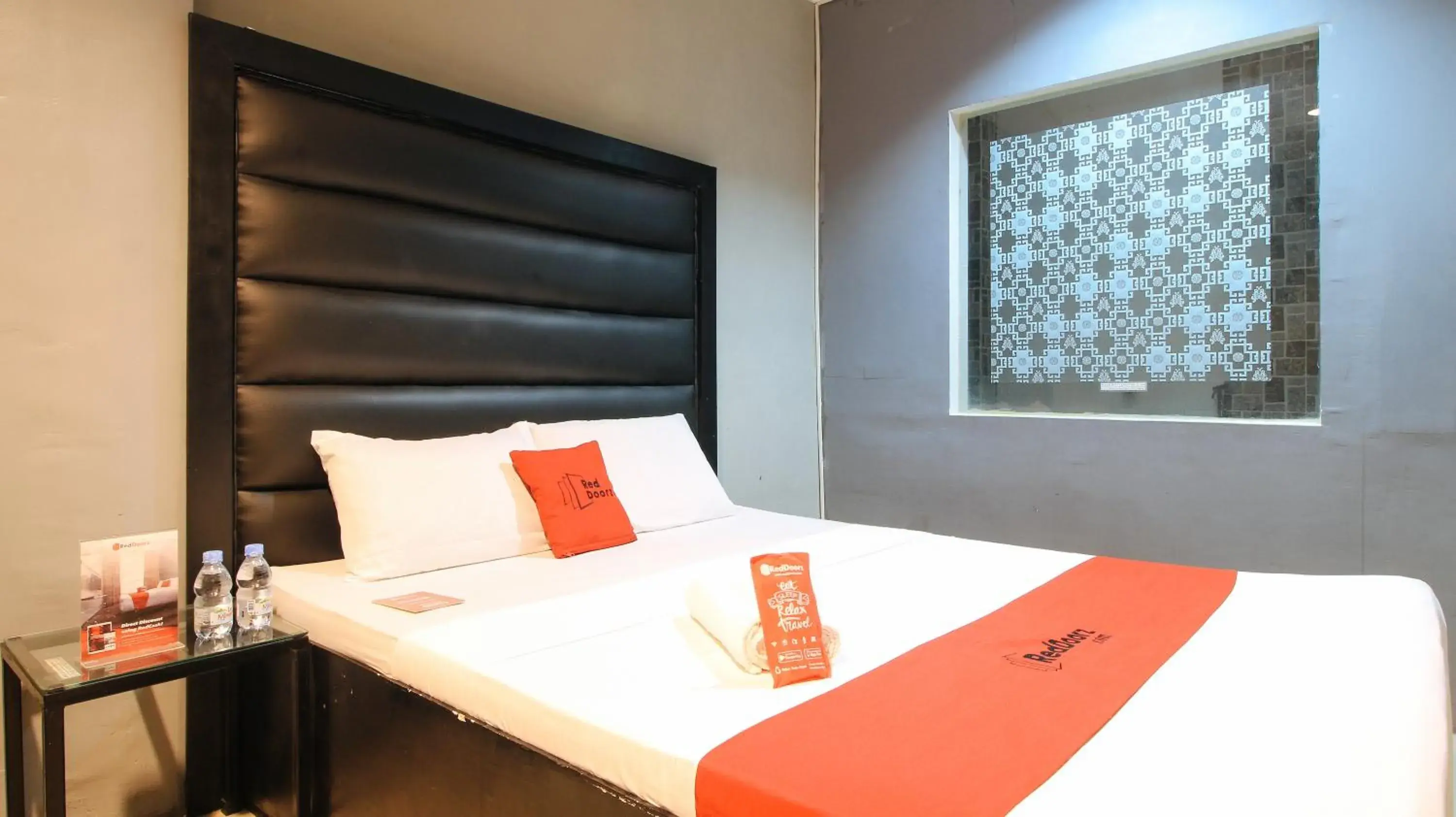 Photo of the whole room, Bed in RedDoorz @ P Florentino Street Sampaloc Manila