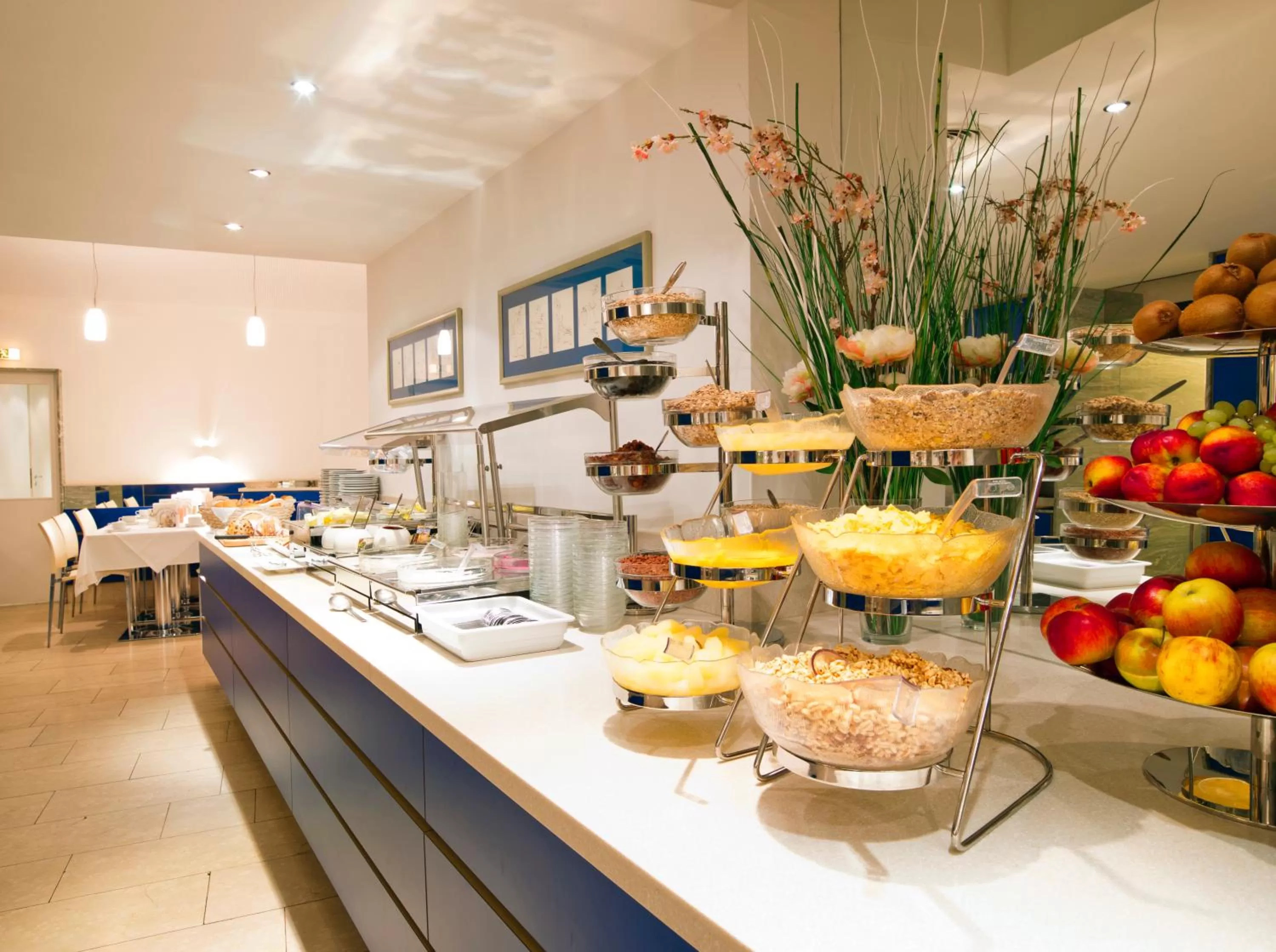 Buffet breakfast in Hotel Zipser