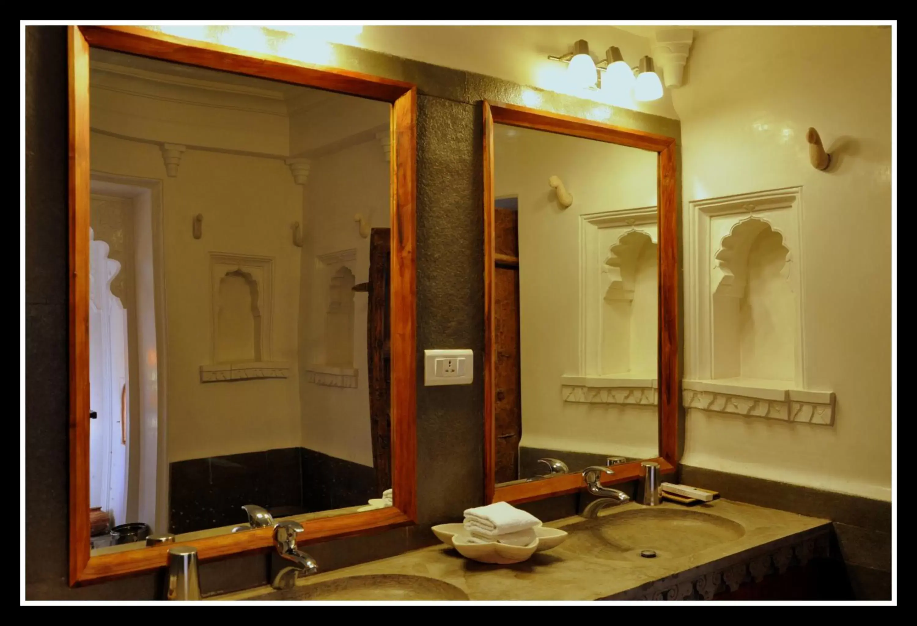 Bathroom in Madri Haveli