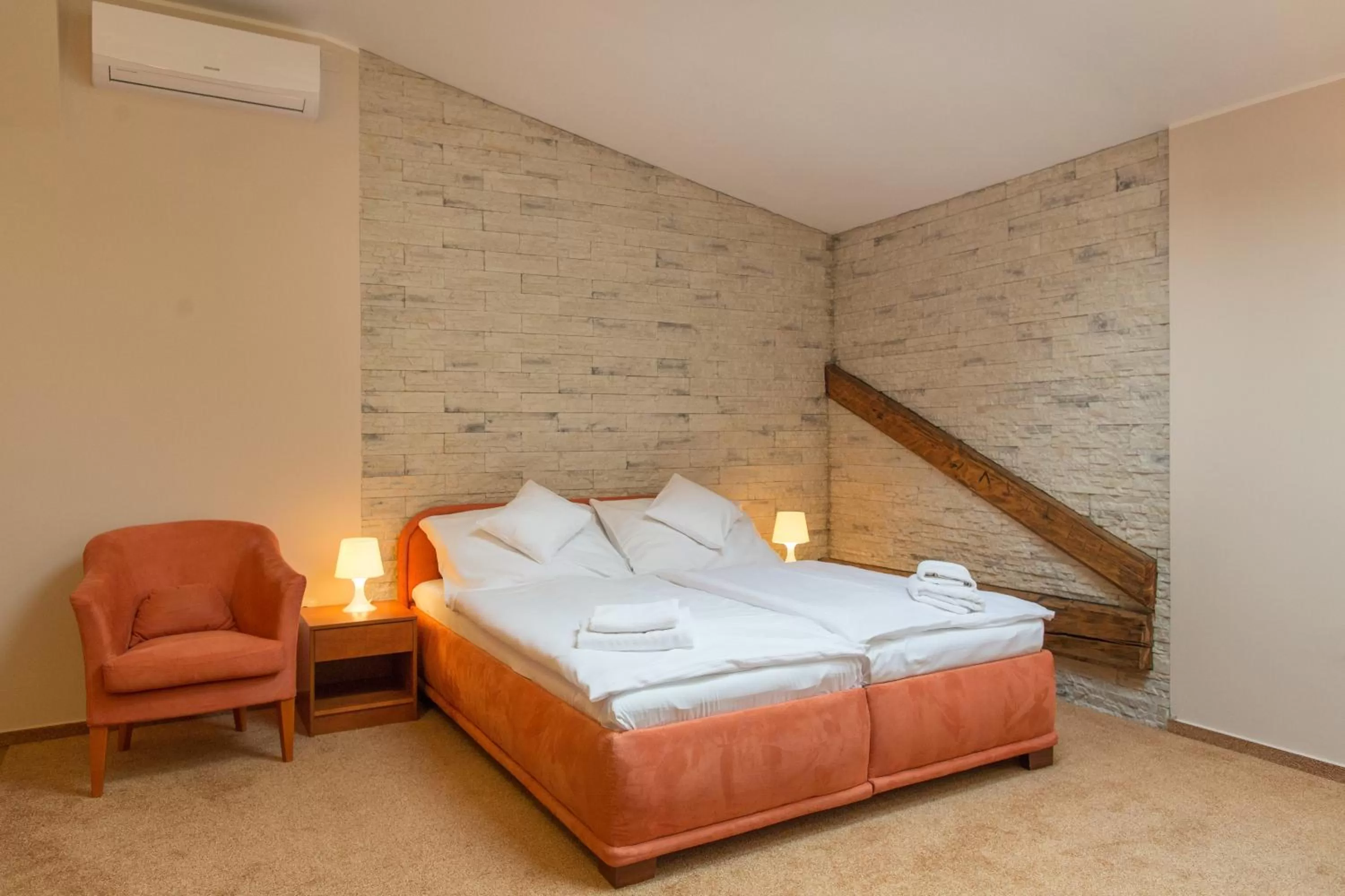 Bedroom, Bed in Hotel Grand