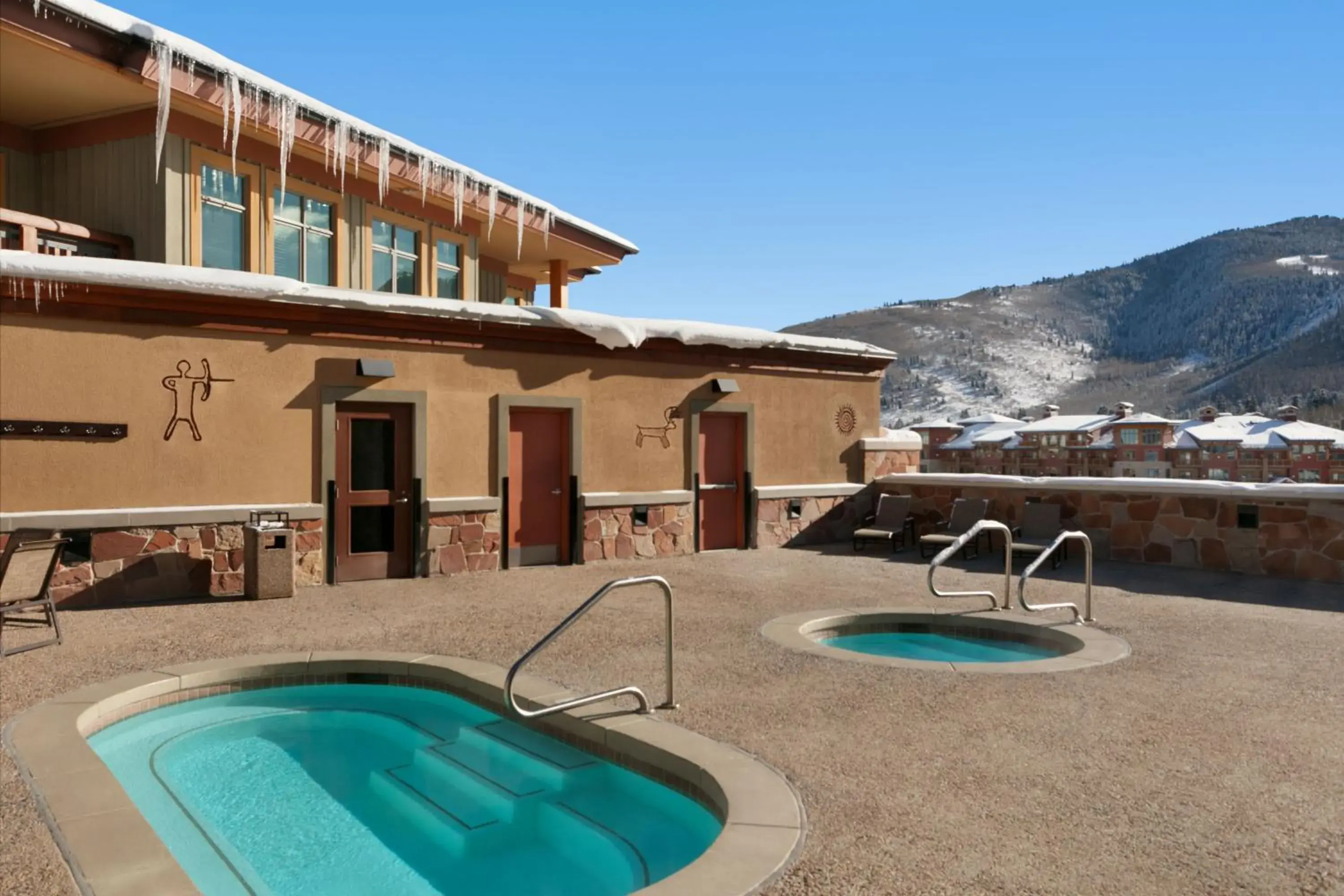 Hot Tub, Swimming Pool in Sundial Lodge by All Seasons Resort Lodging