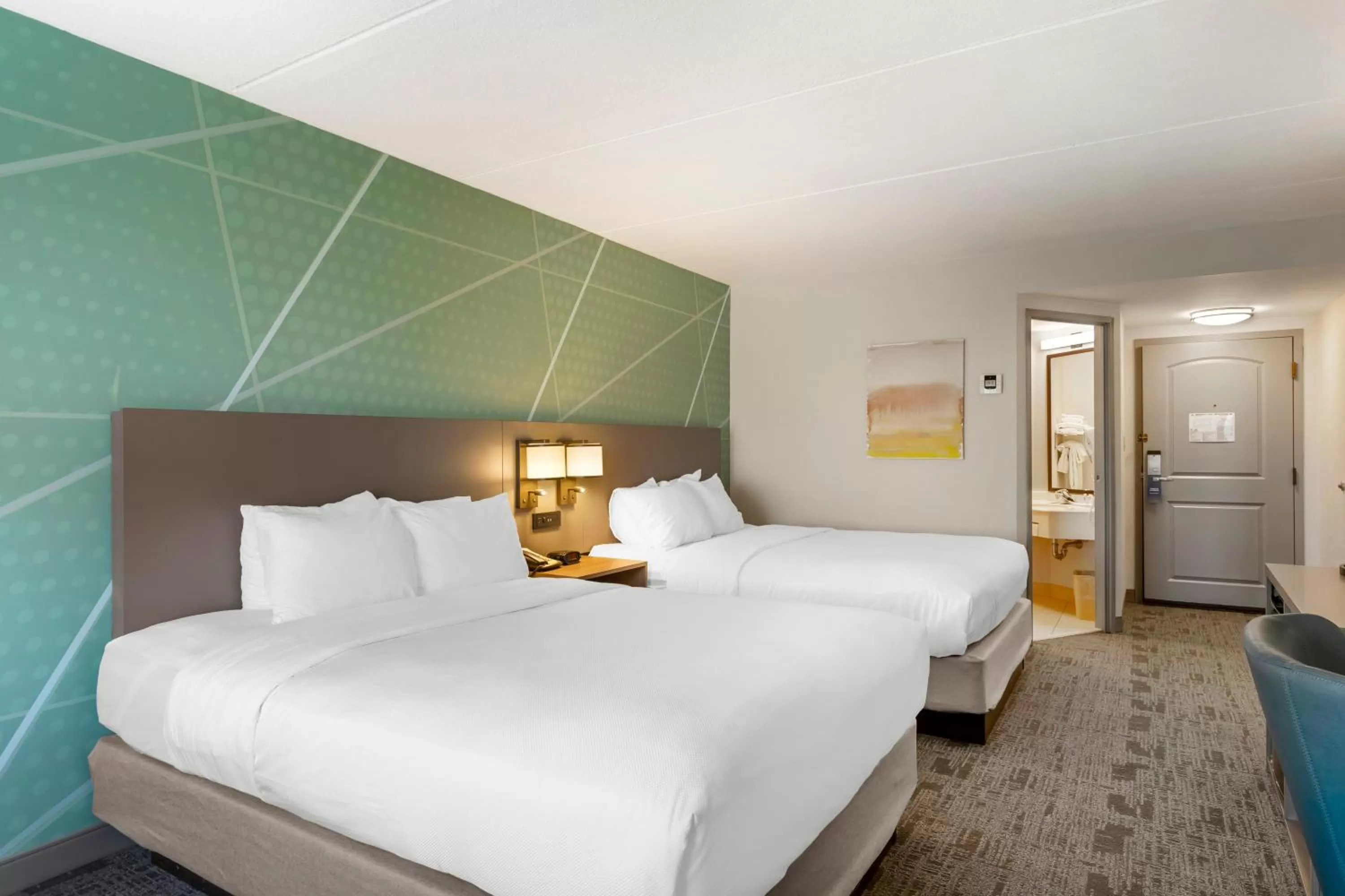 Bedroom, Bed in Comfort Inn & Suites Watertown - 1000 Islands