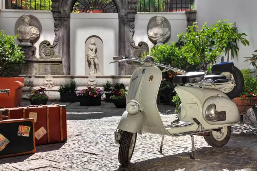 Restaurant/places to eat in Hotel Piazza Bellini & Apartments