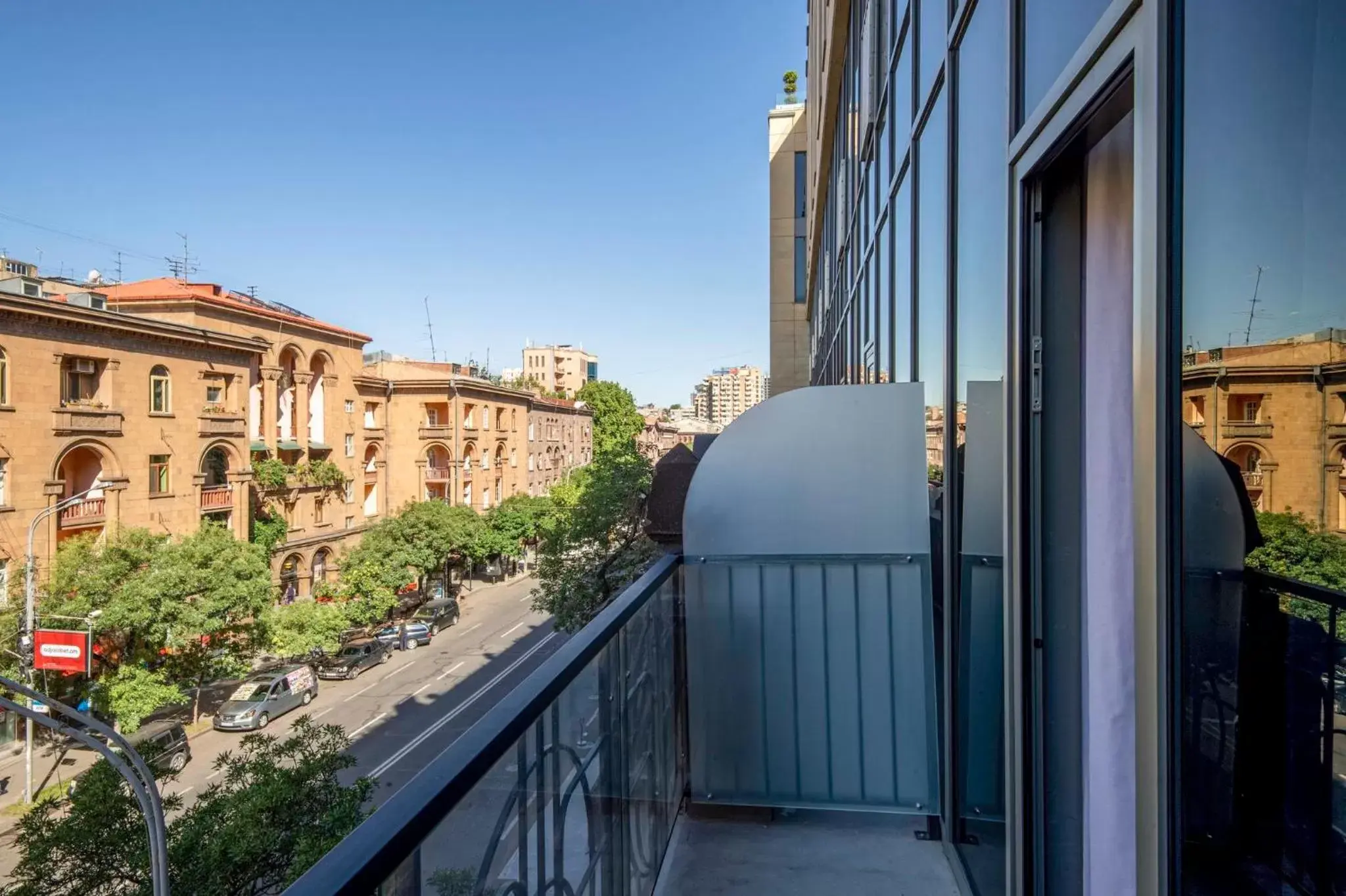 Photo of the whole room, Balcony/Terrace in Holiday Inn Yerevan - Republic Square, an IHG Hotel