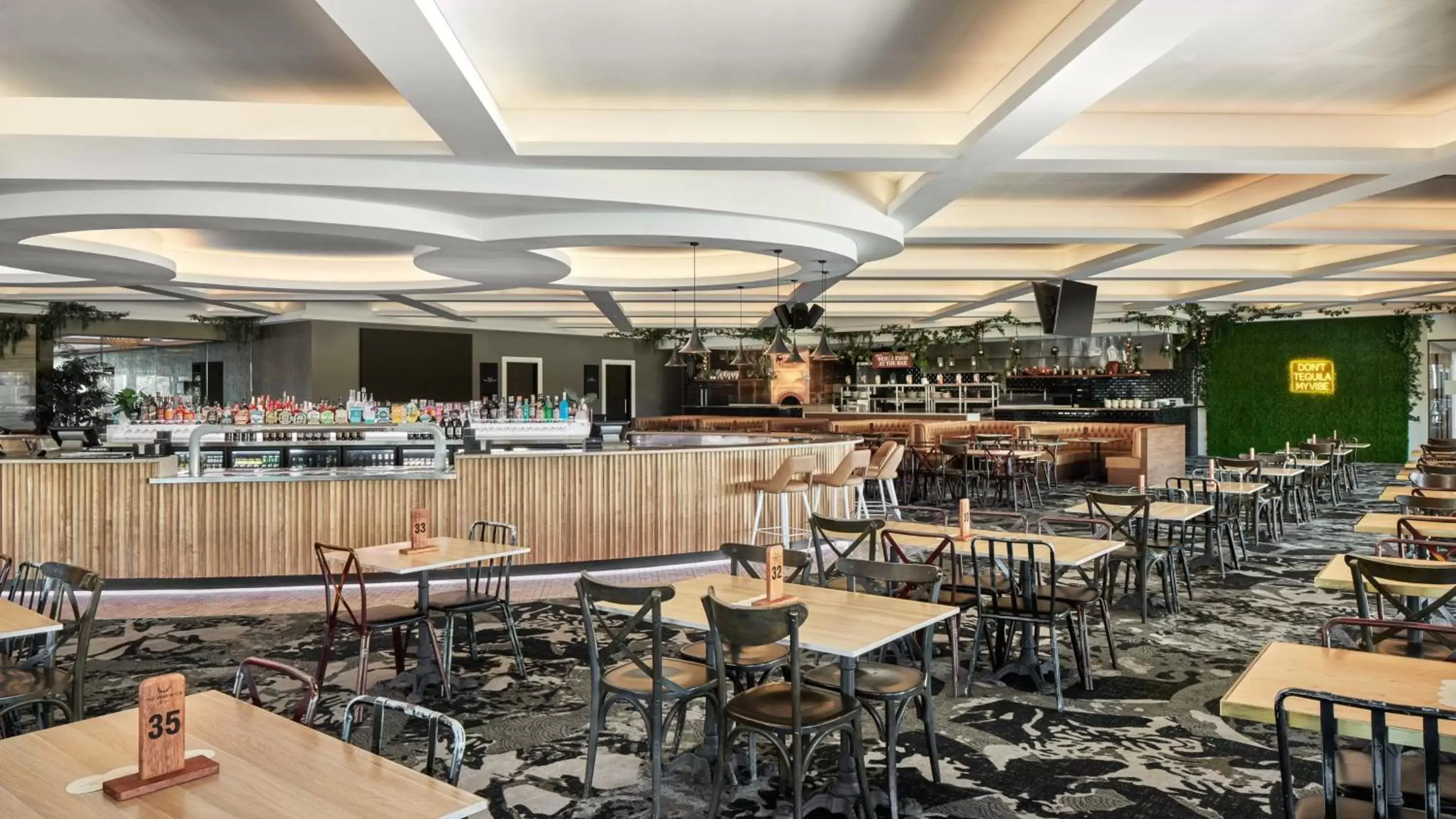 Restaurant/Places to Eat in Holiday Inn Warwick Farm, an IHG Hotel