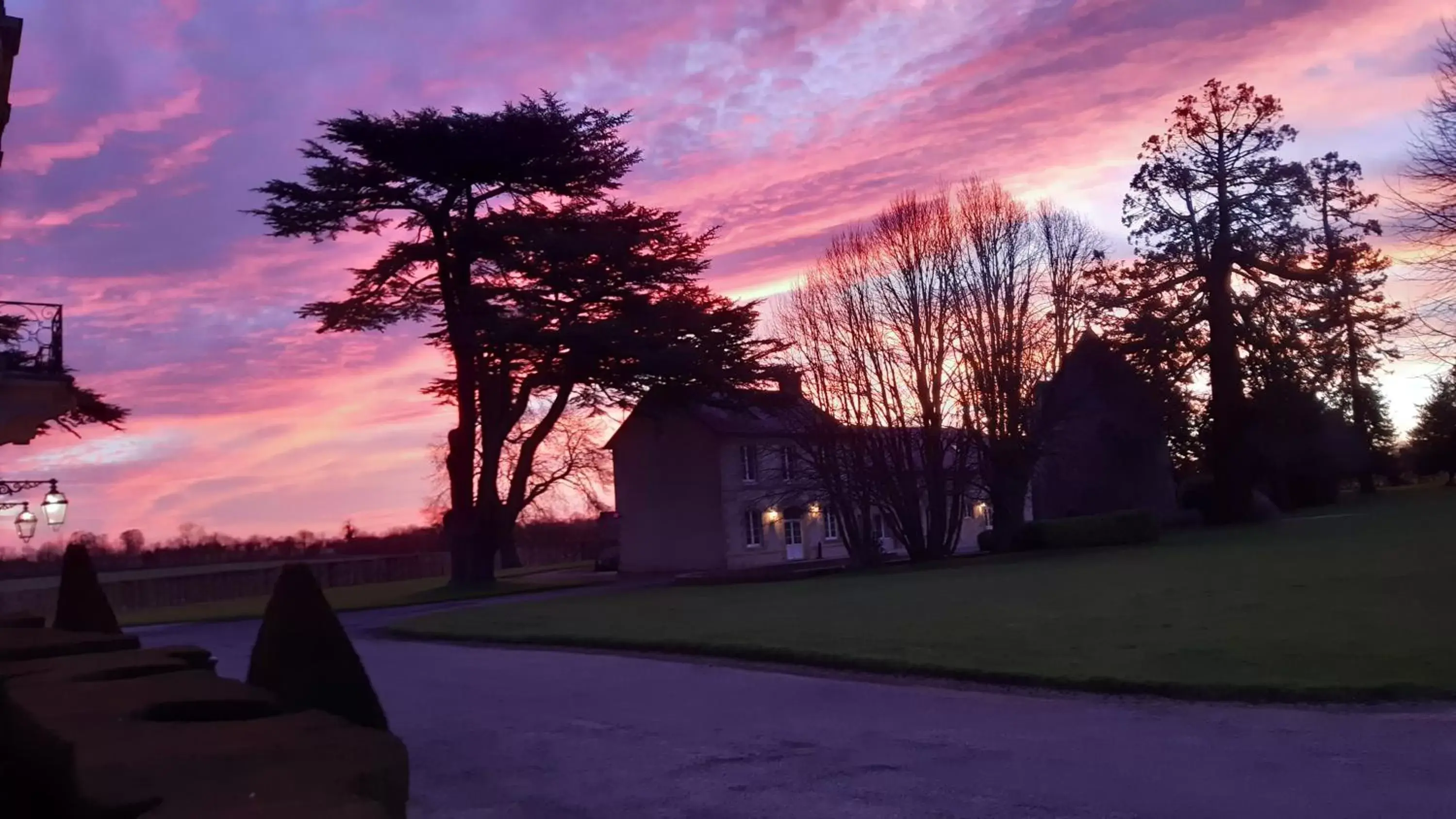 Garden view, Sunrise/Sunset in Grand Hôtel "Château de Sully" - Piscine & Spa