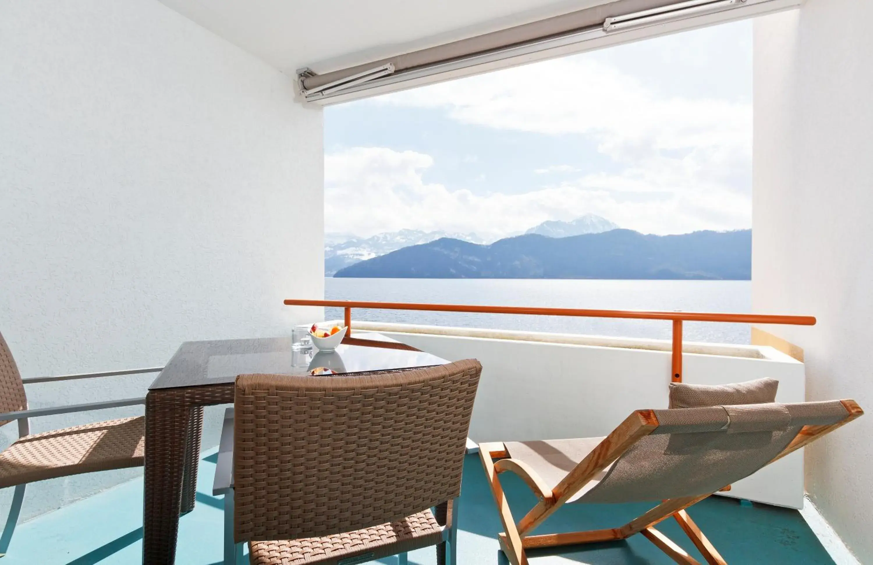 Balcony/Terrace, Mountain View in Post Hotel Weggis