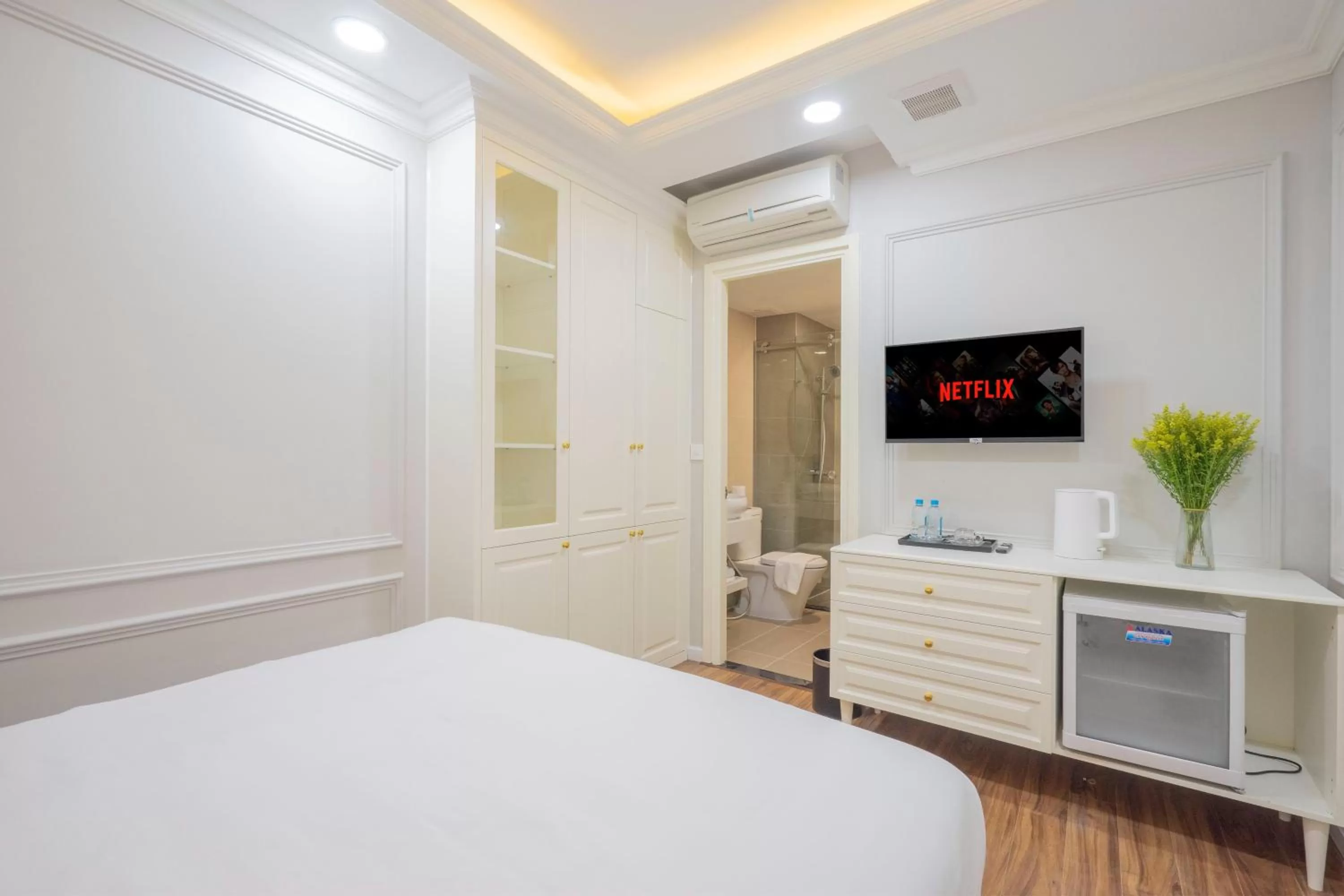 Communal lounge/ TV room, Bed in SAZI HOTEL - BÙI THỊ XUÂN