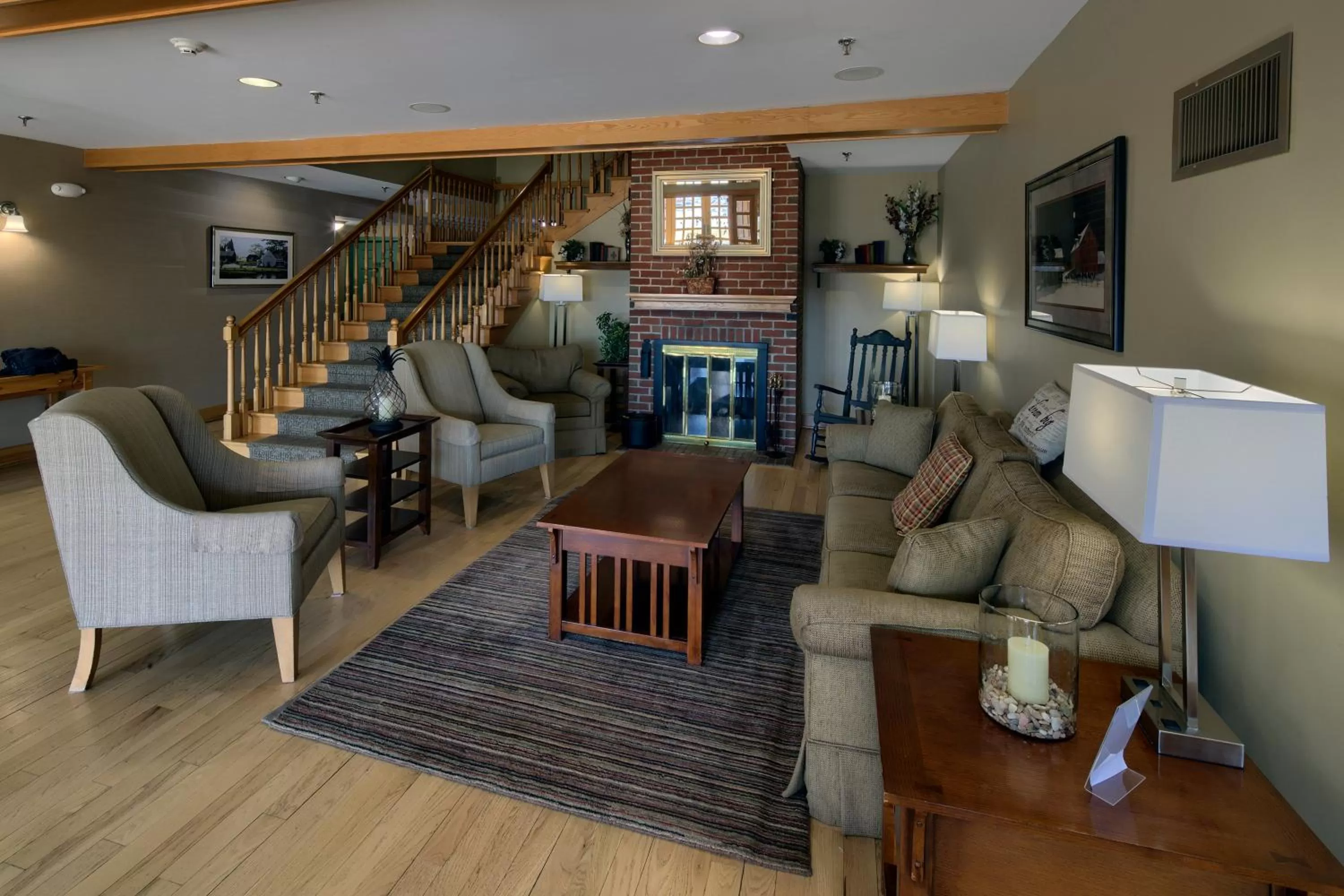 Seating area in Country Inn at the Mall