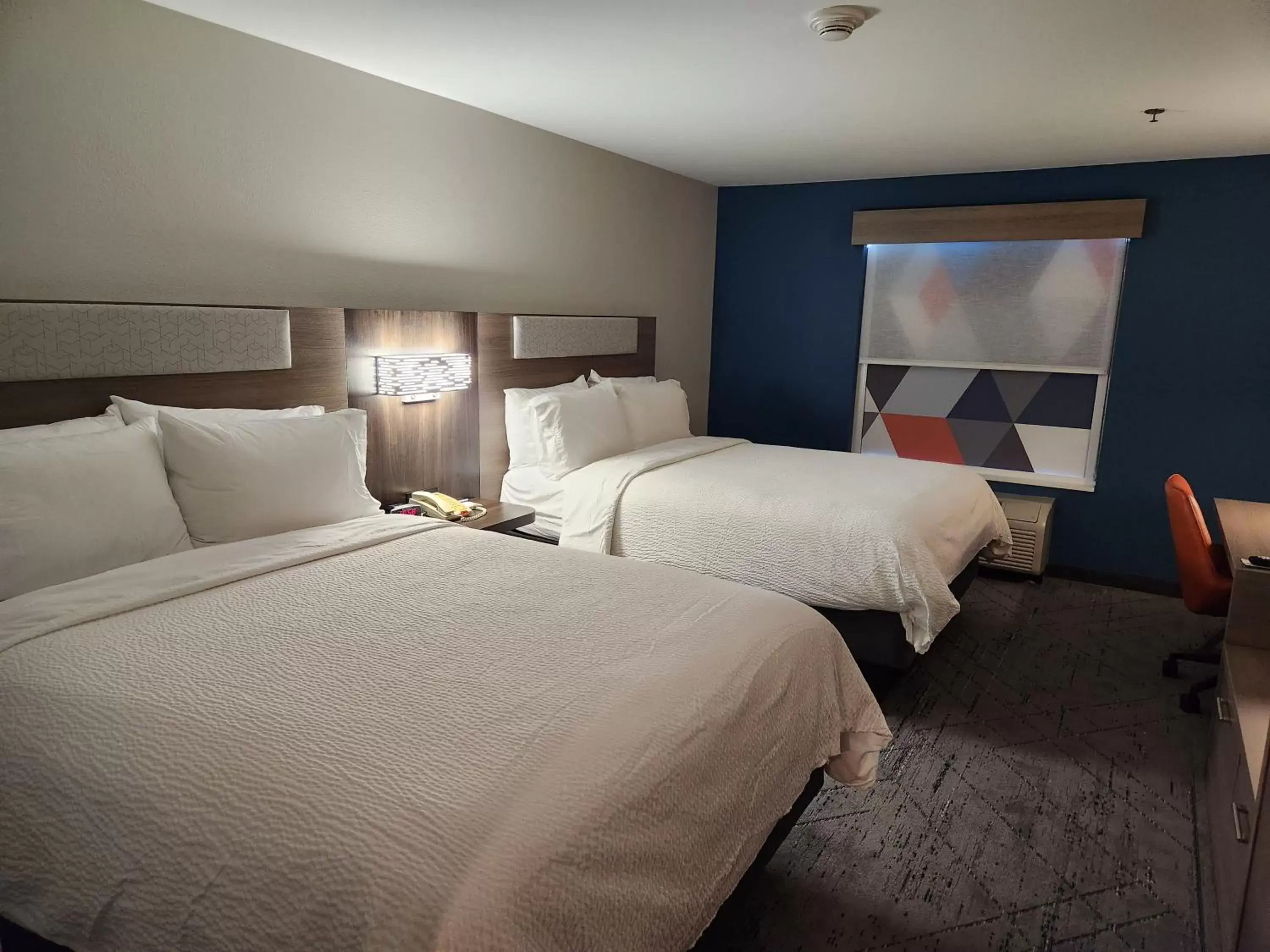 Bedroom, Bed in Holiday Inn Express & Suites Perry, an IHG Hotel