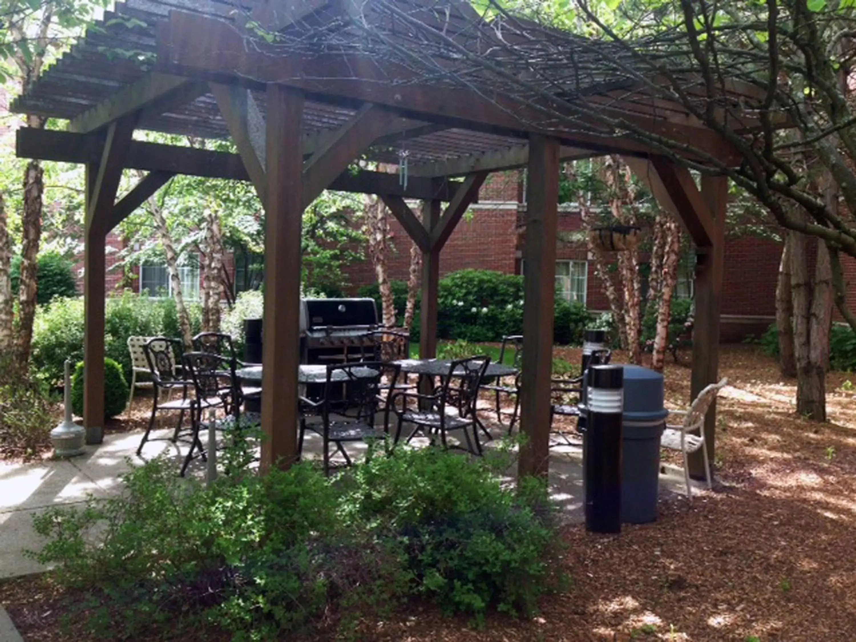 Patio in Extended Stay America Suites - Boston - Waltham - 32 4th Ave