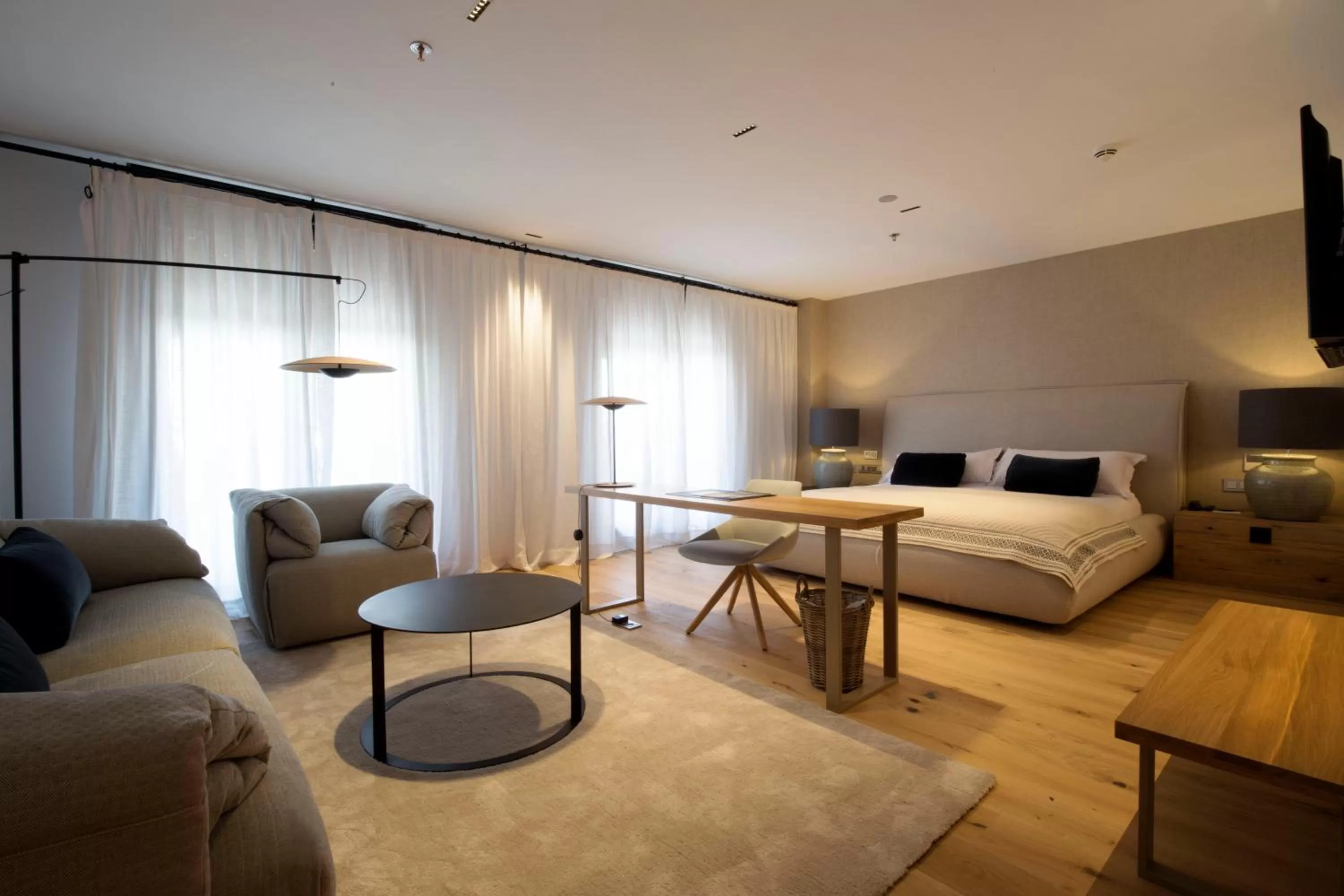 Photo of the whole room, Bed in Zenit Sevilla