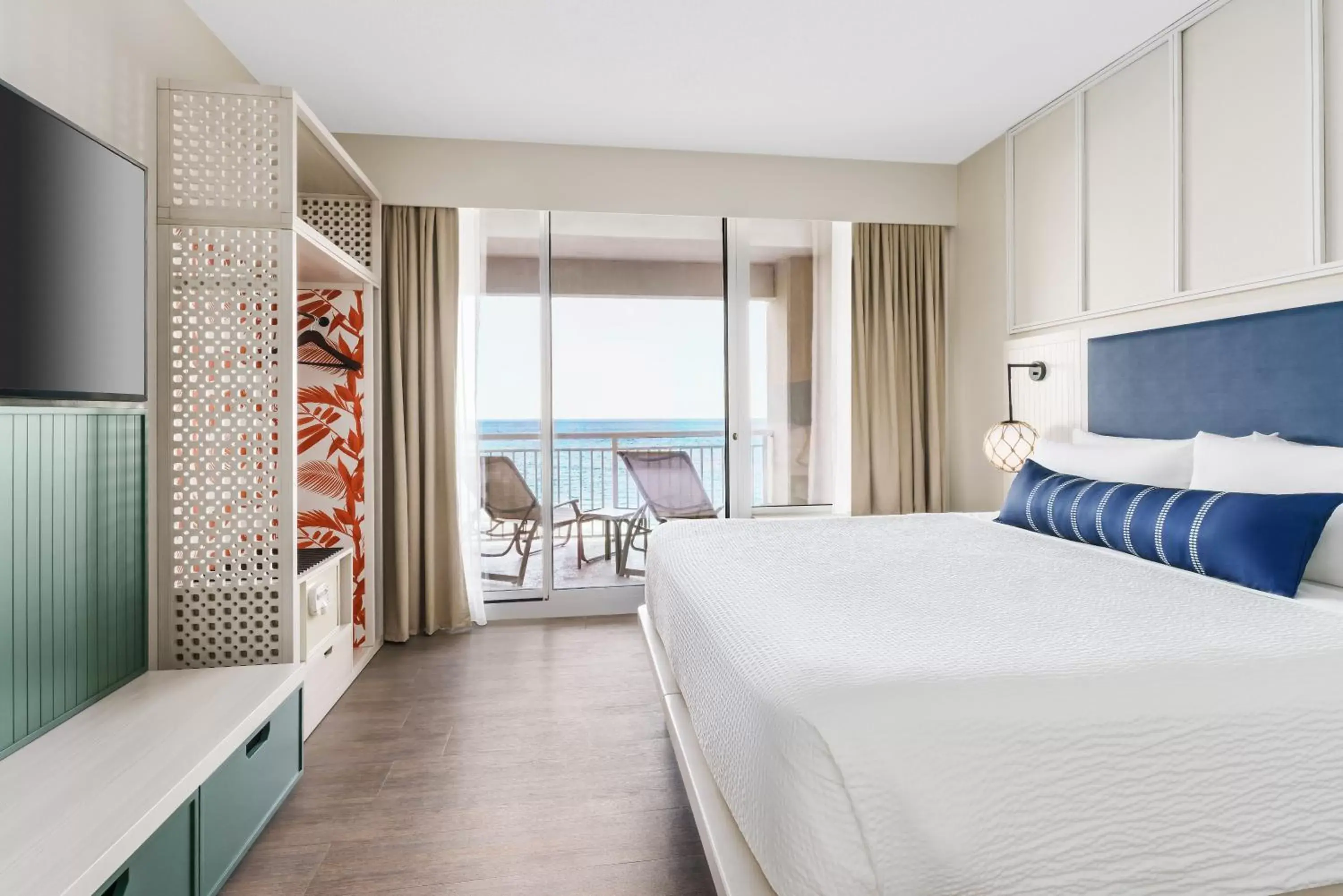 Bed in Holiday Inn Resort Lumina on Wrightsville Beach, an IHG Hotel