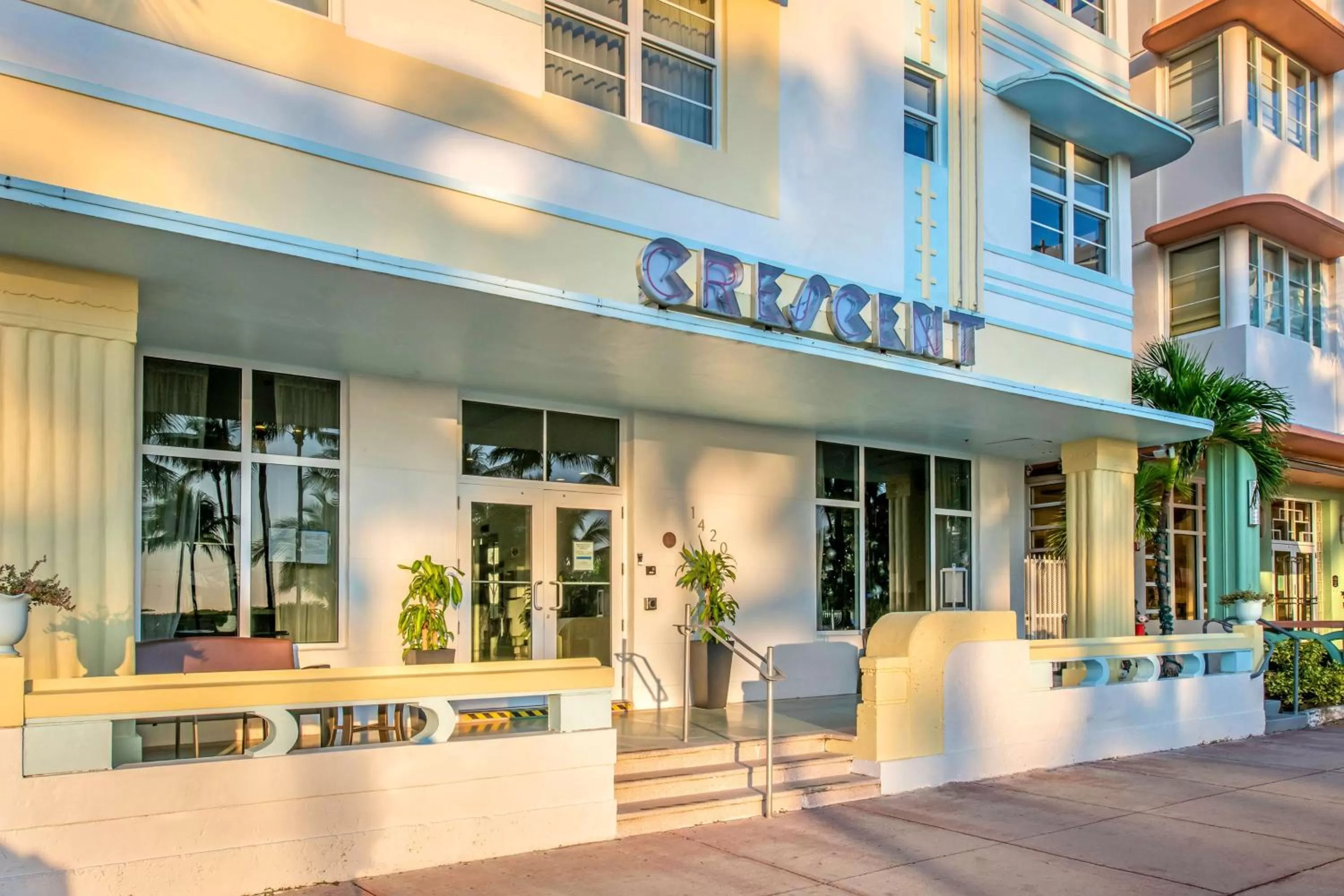 Property building in Hilton Vacation Club Crescent on South Beach Miami