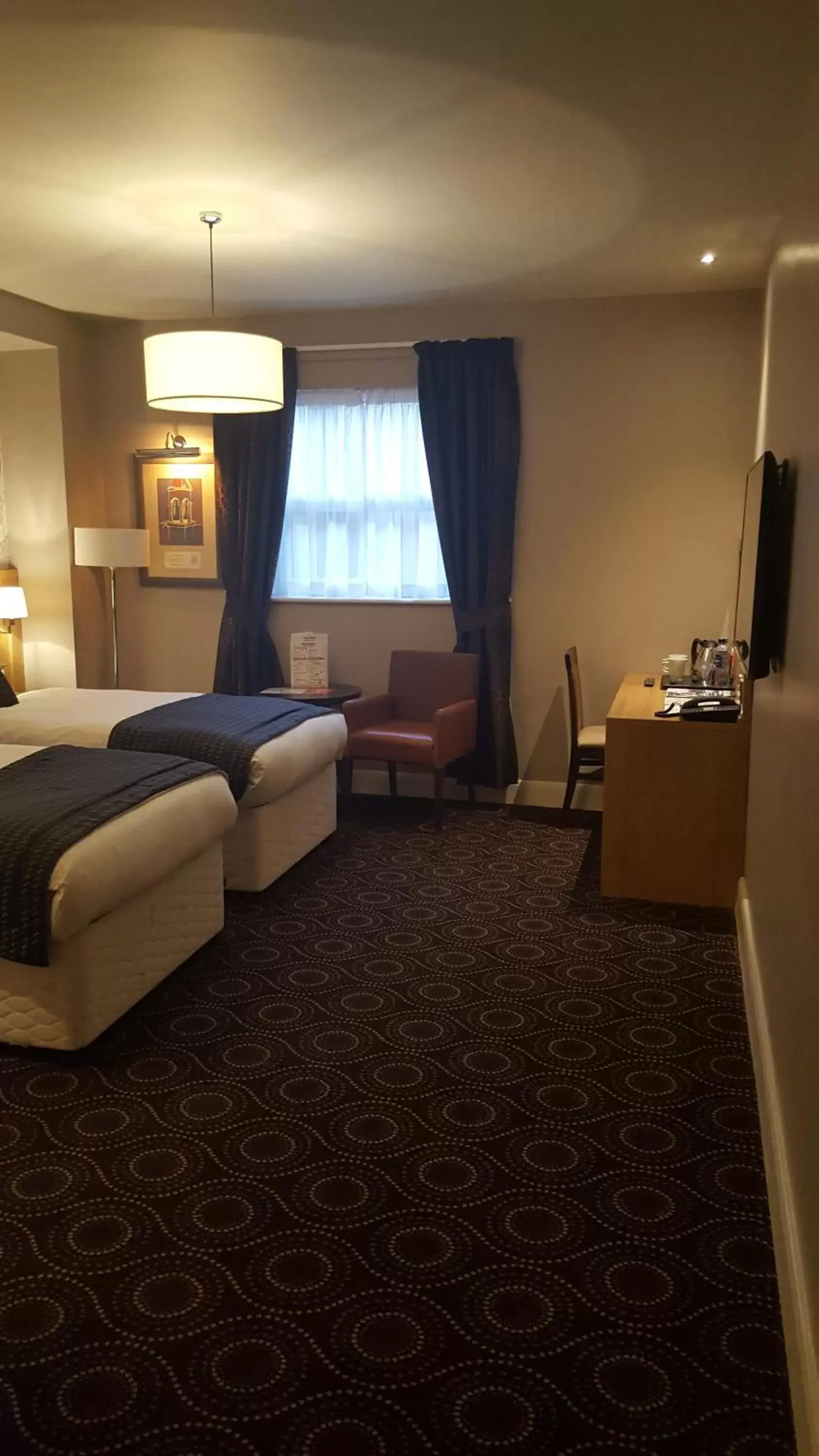 Bed, Seating Area in Sandford House Hotel Wetherspoon