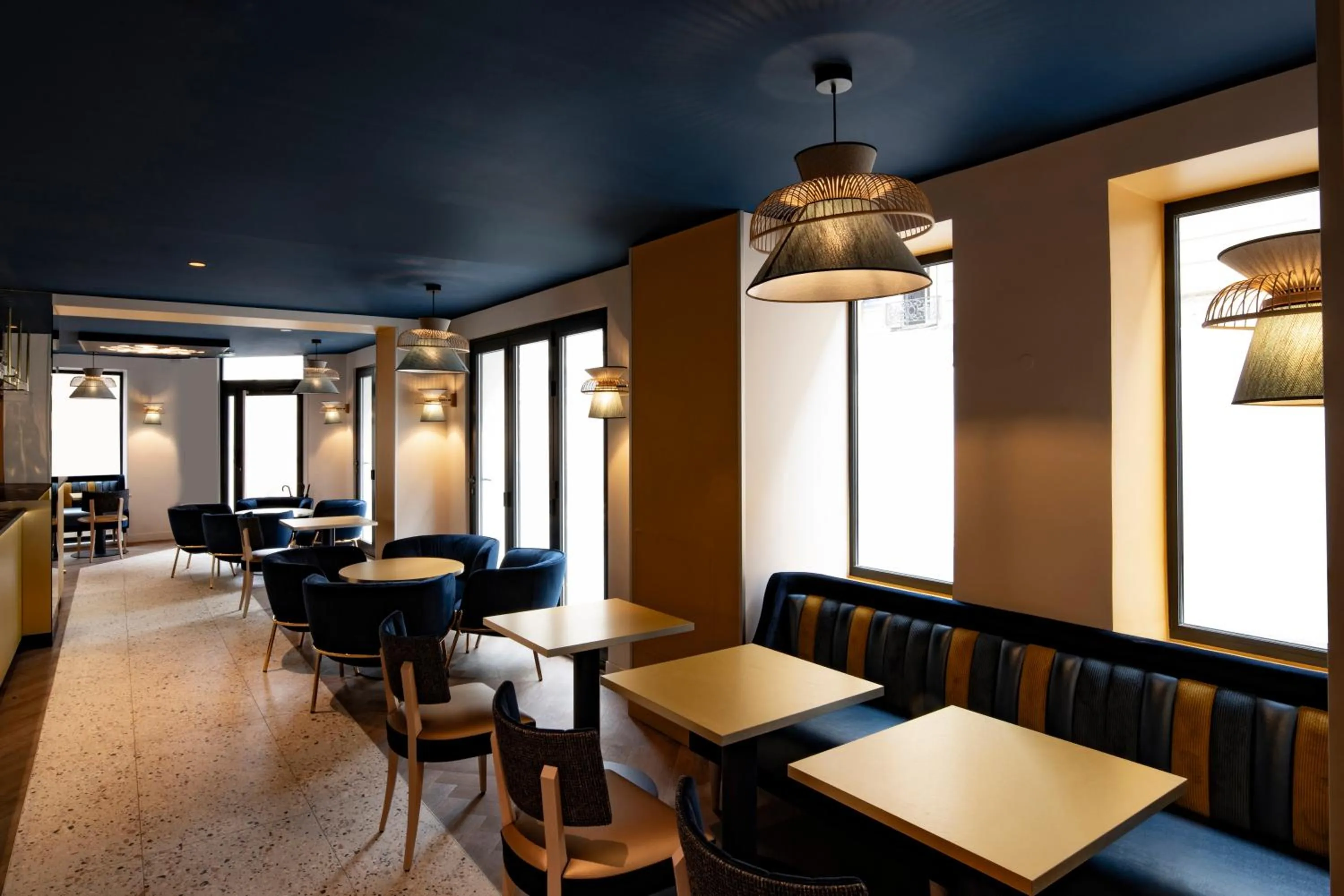 Lobby or reception in Mercure Paris Opera Lafayette