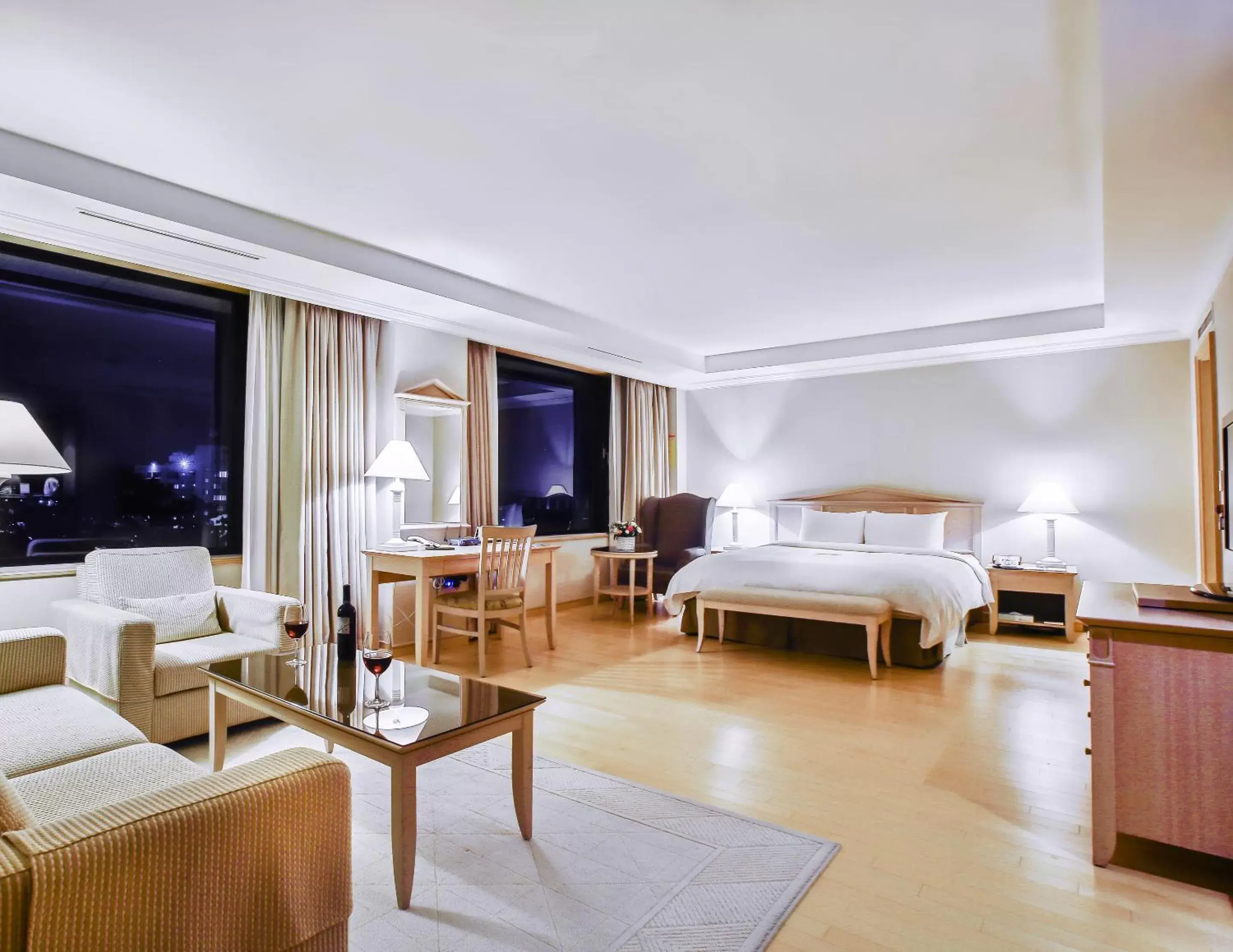 Bedroom, Seating Area in Hotel Hyundai by Lahan Ulsan