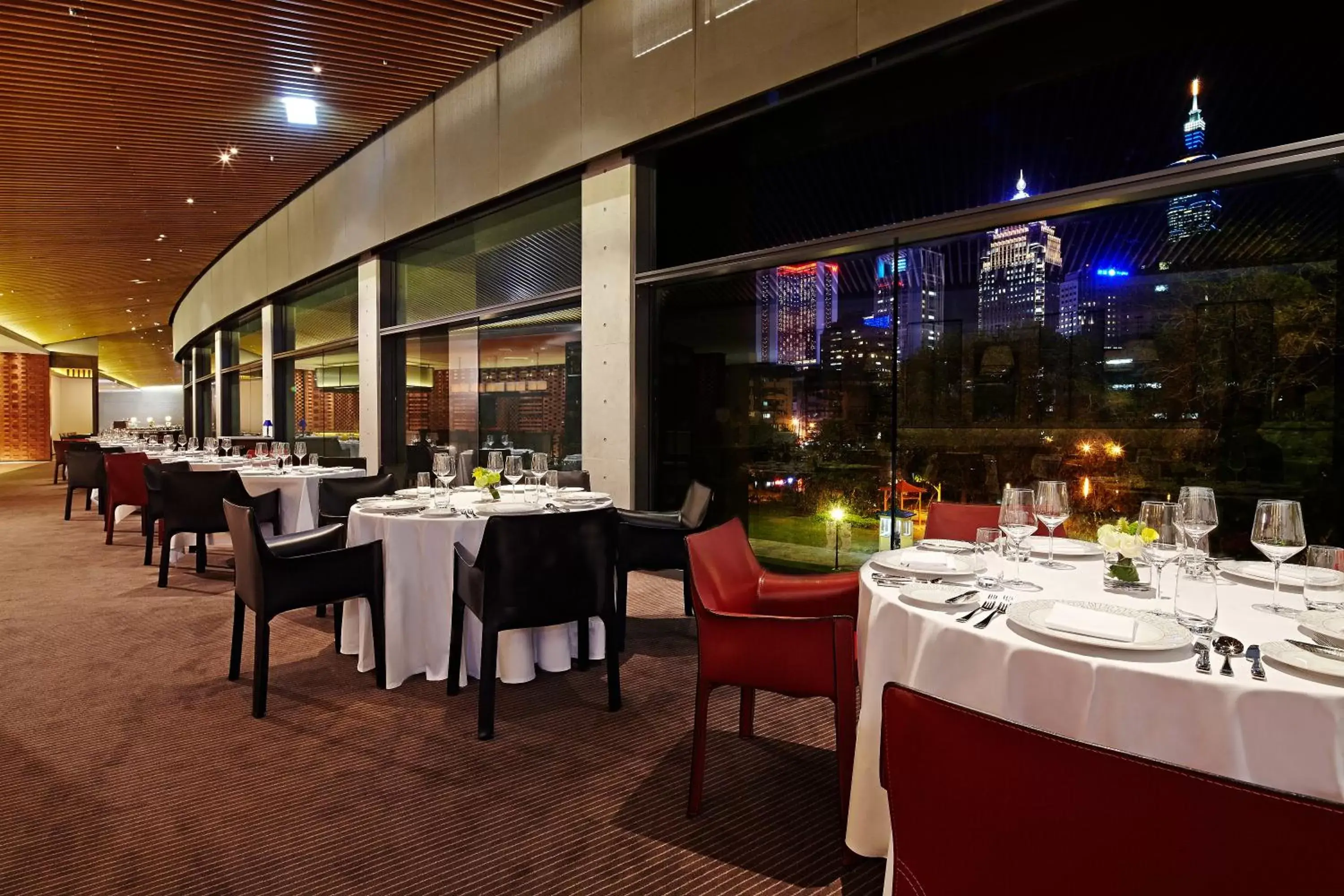 Restaurant/Places to Eat in Eslite Hotel