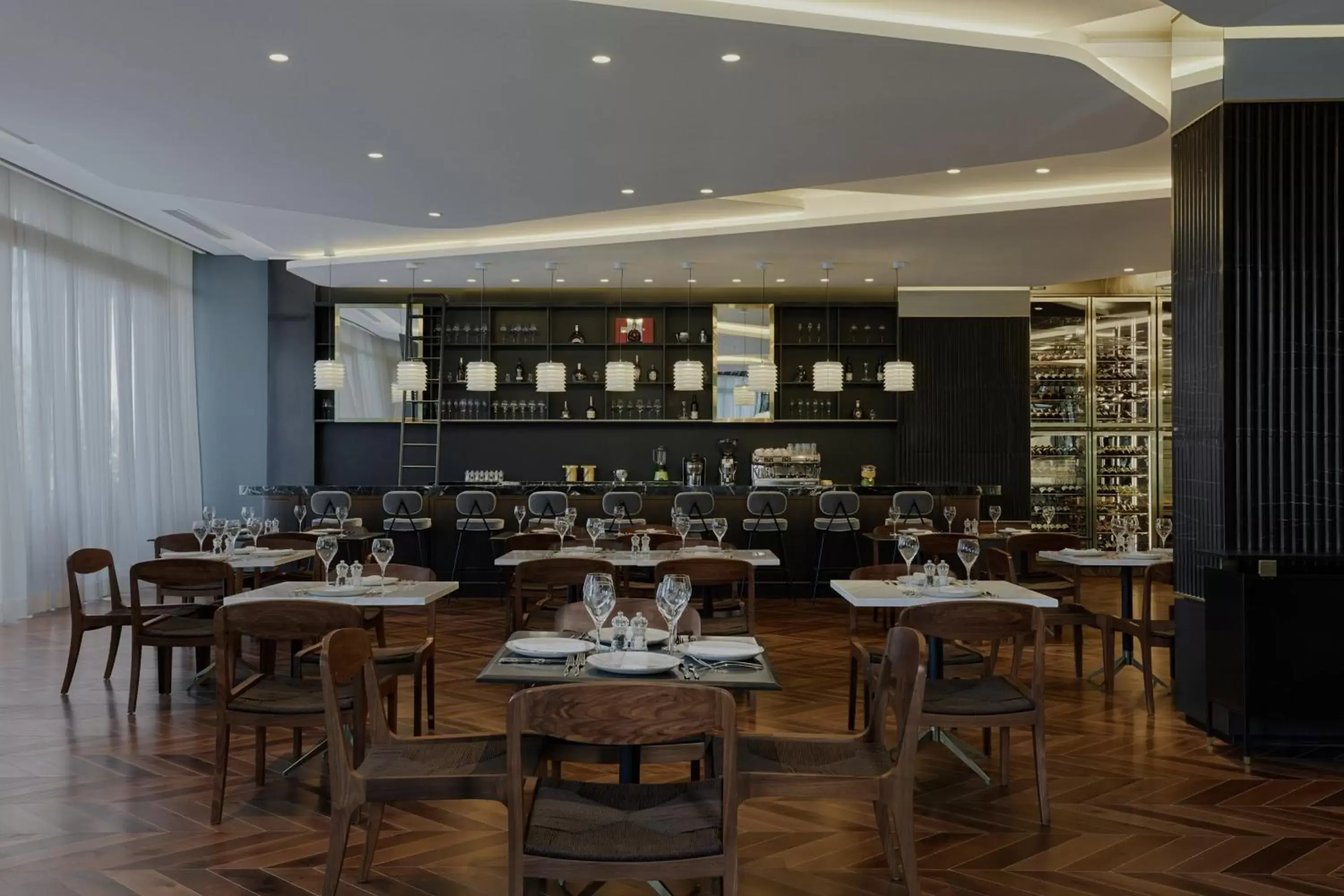 Restaurant/Places to Eat in Le Meridien Batumi