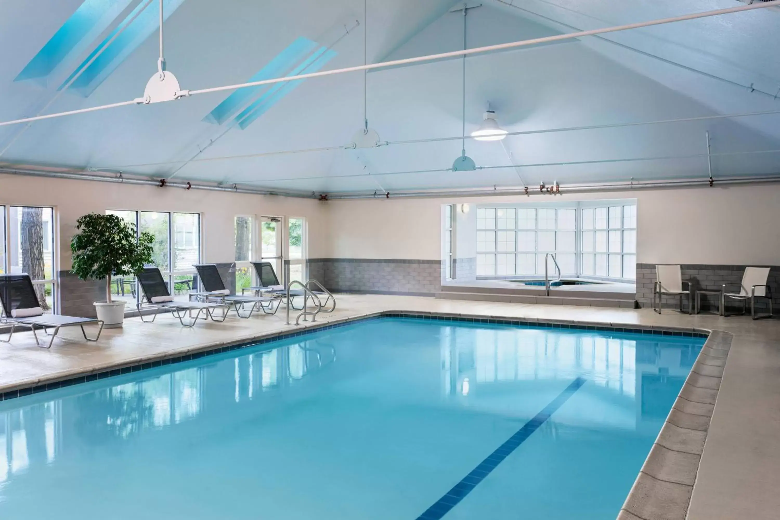 Swimming Pool in Delta Hotels by Marriott Burlington