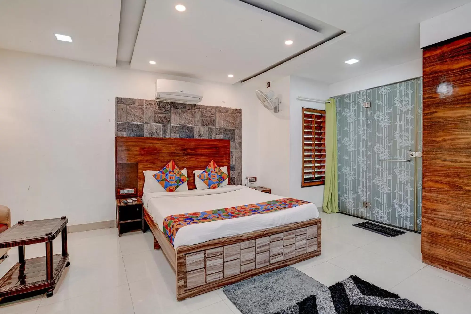 Deluxe Room in Super Collection O Vardhan House Deluxe Room in Super Collection O Vardhan House