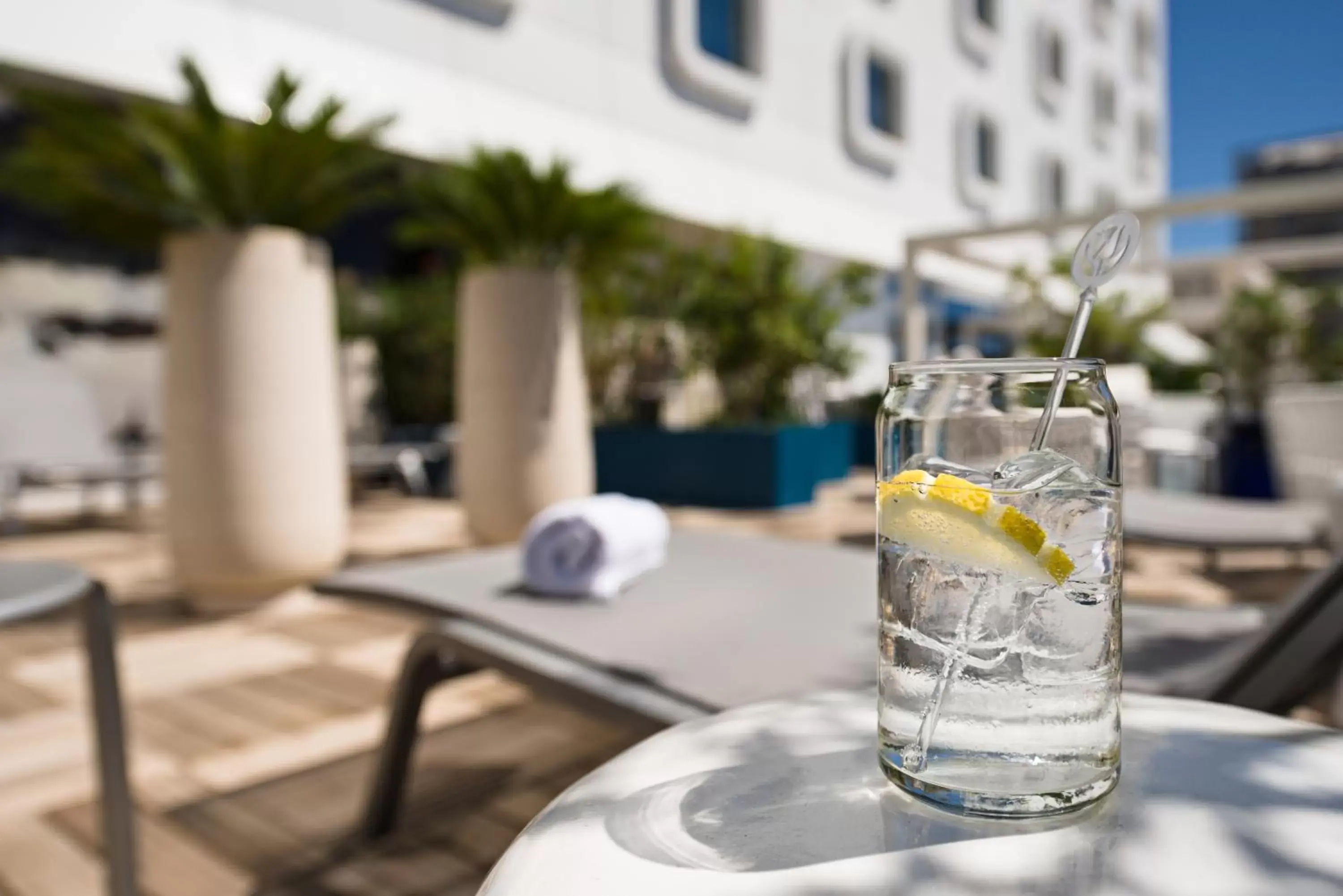 Balcony/Terrace, Patio/Outdoor Area in Golden Tulip Marseille Euromed