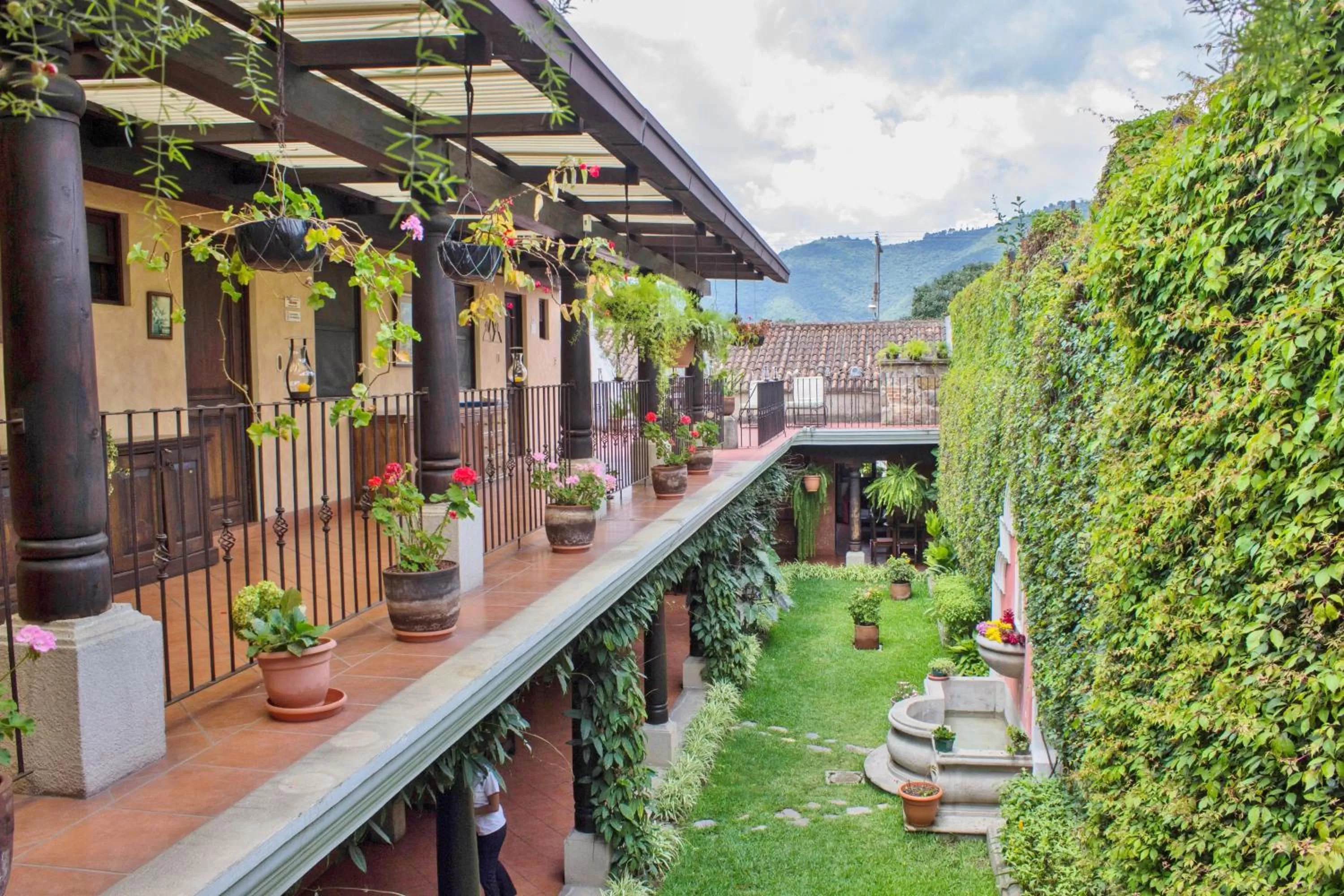 Garden in Hotel Meson del Valle by AHS