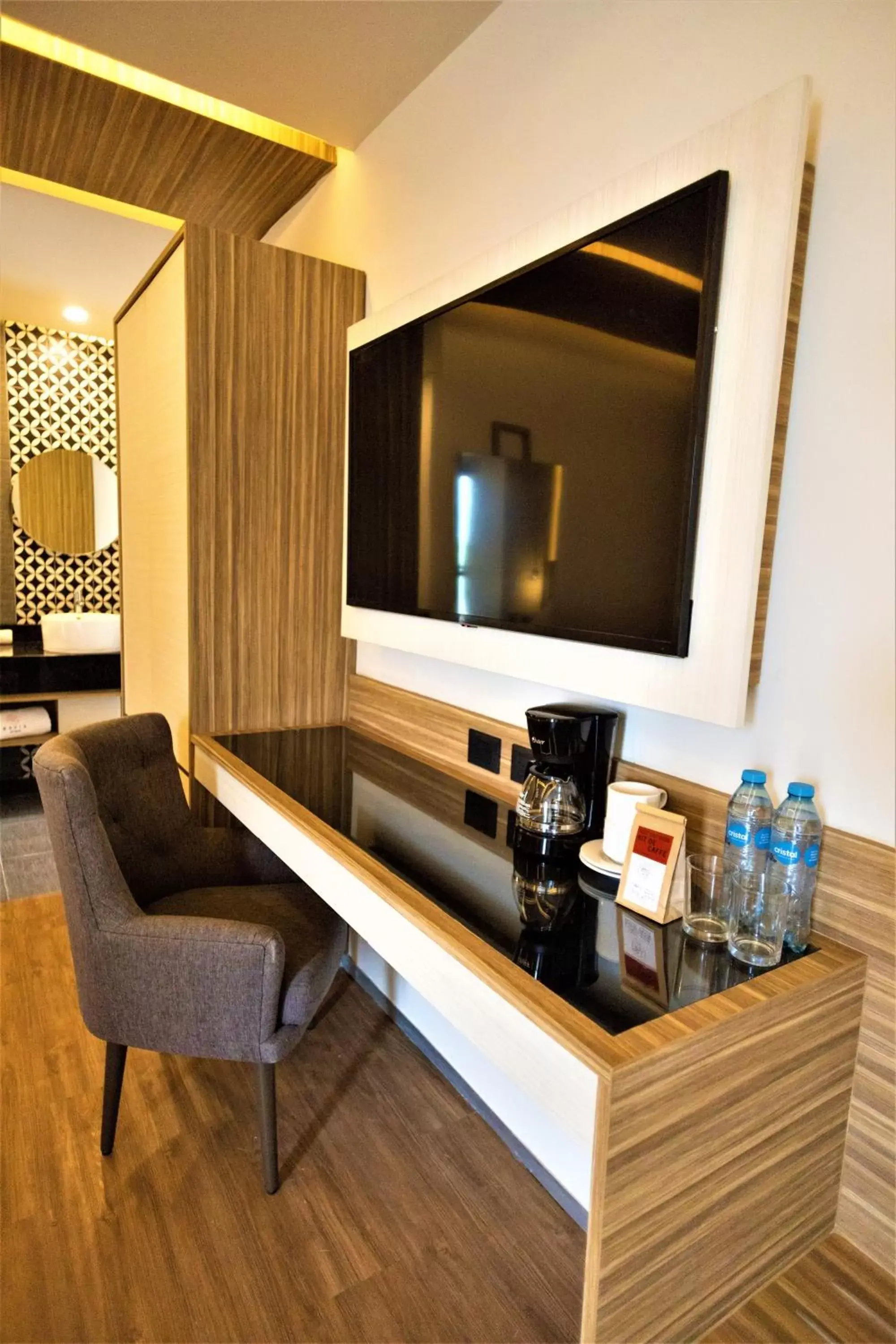 Coffee/tea facilities in Hotel Plaza by Kavia