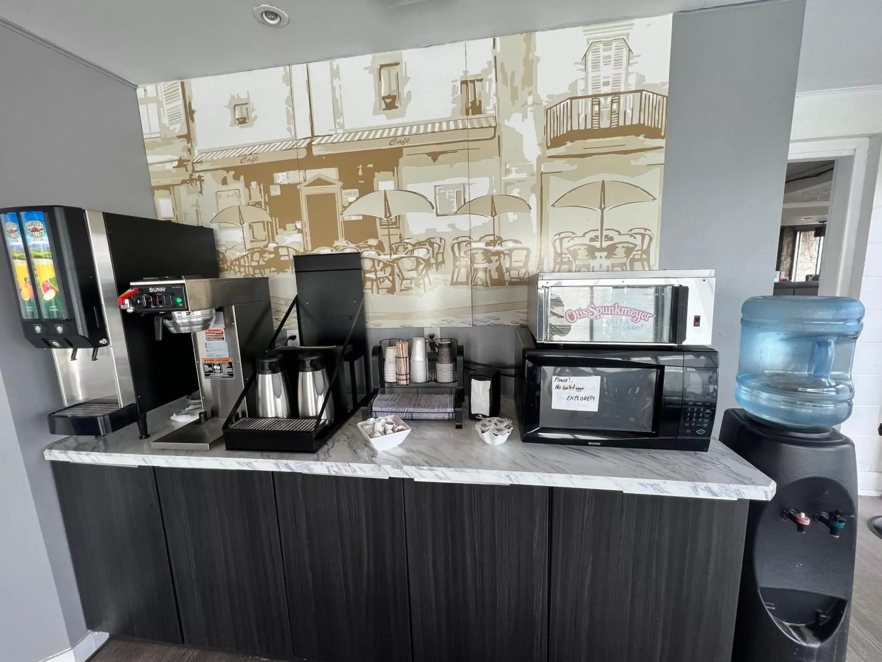 Breakfast in Thriftlodge Saskatoon Breakfast in Thriftlodge Saskatoon