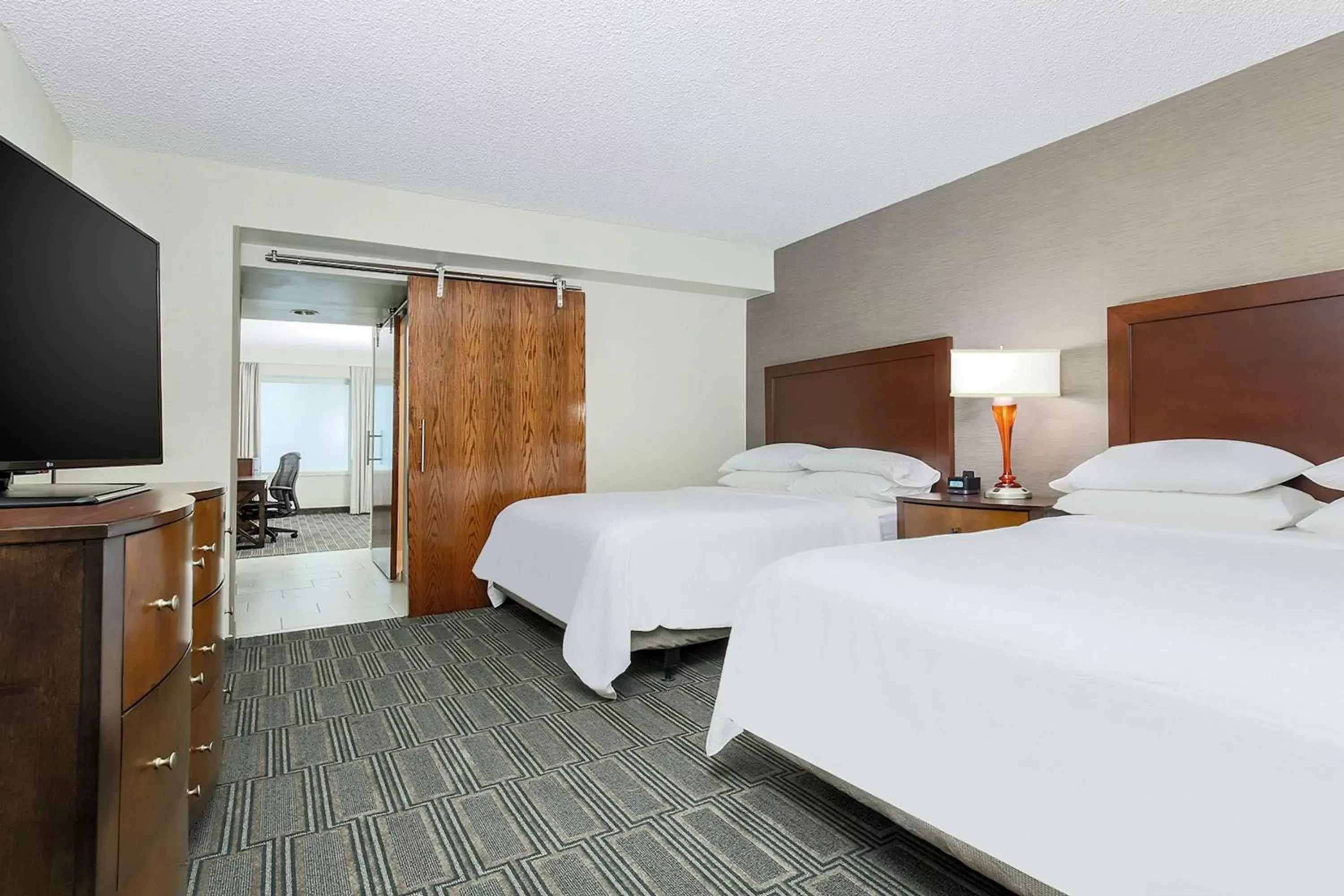 Bedroom, Bed in Embassy Suites by Hilton Chicago Lombard