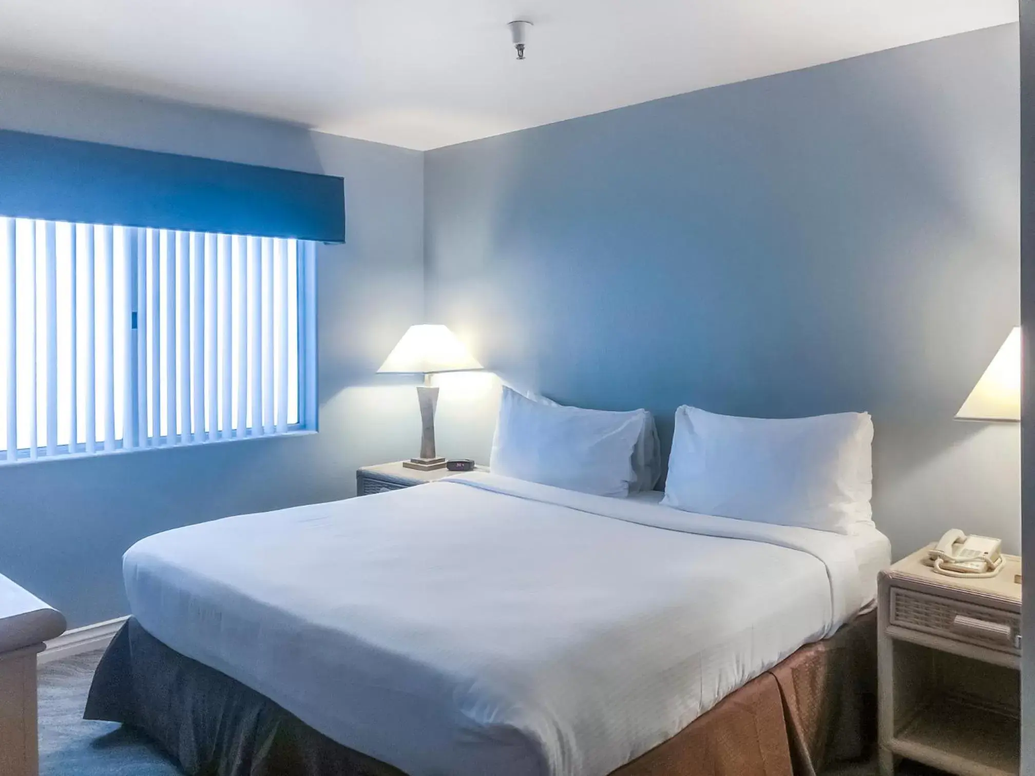 Bedroom, Bed in Riviera Beach & Shores Resorts