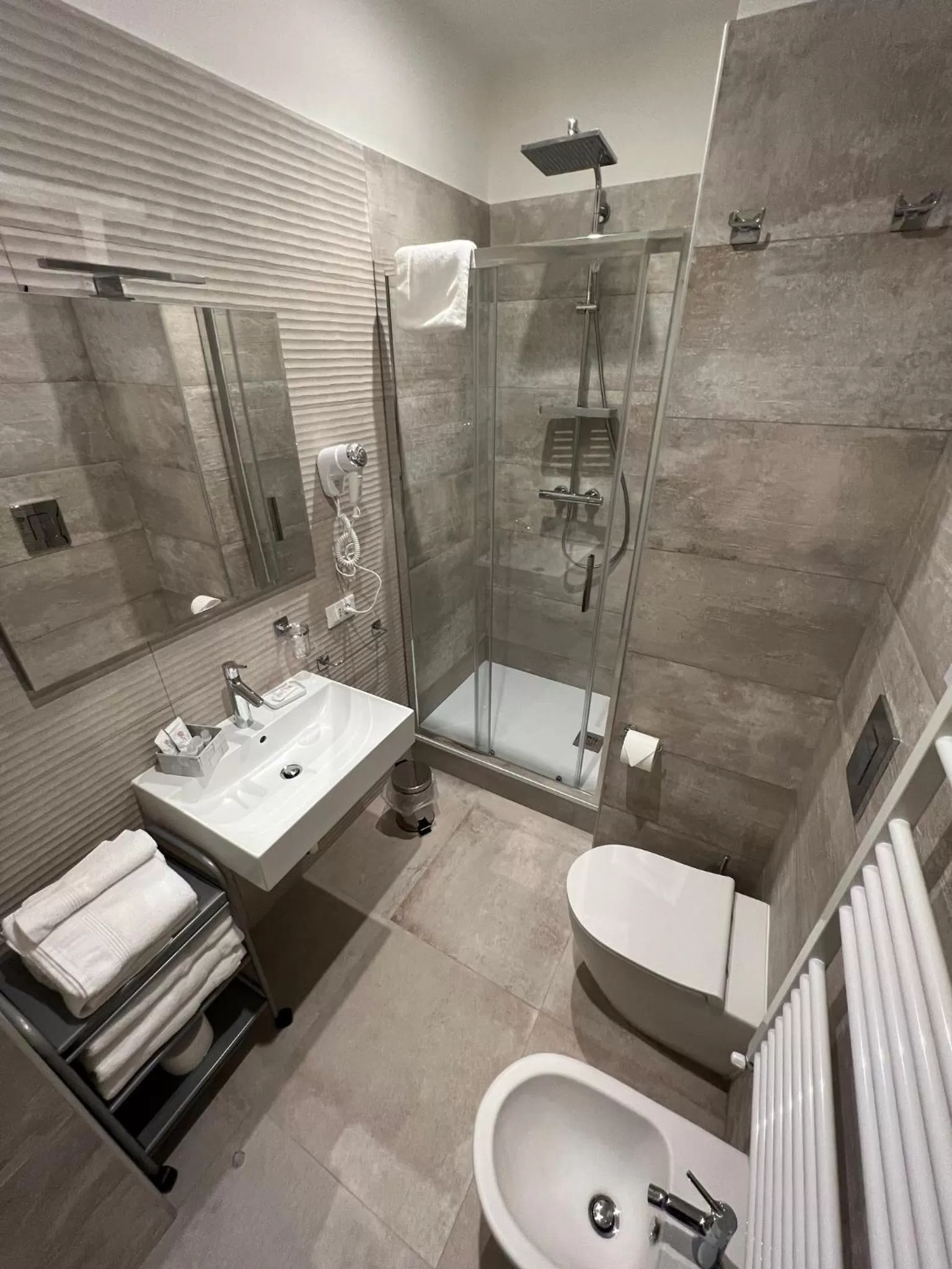 Bathroom in Maqueda Suites