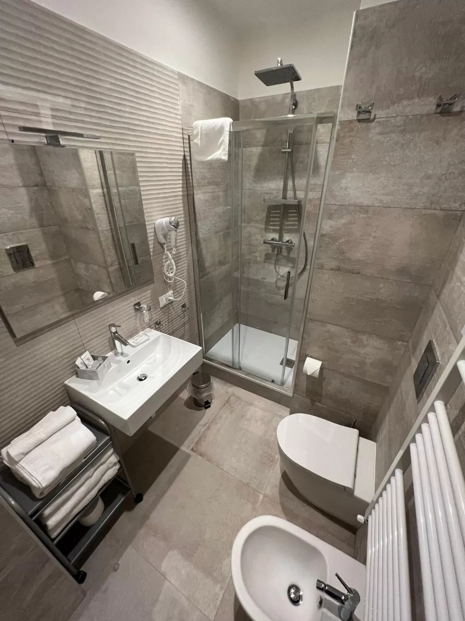 Bathroom in Maqueda Suites