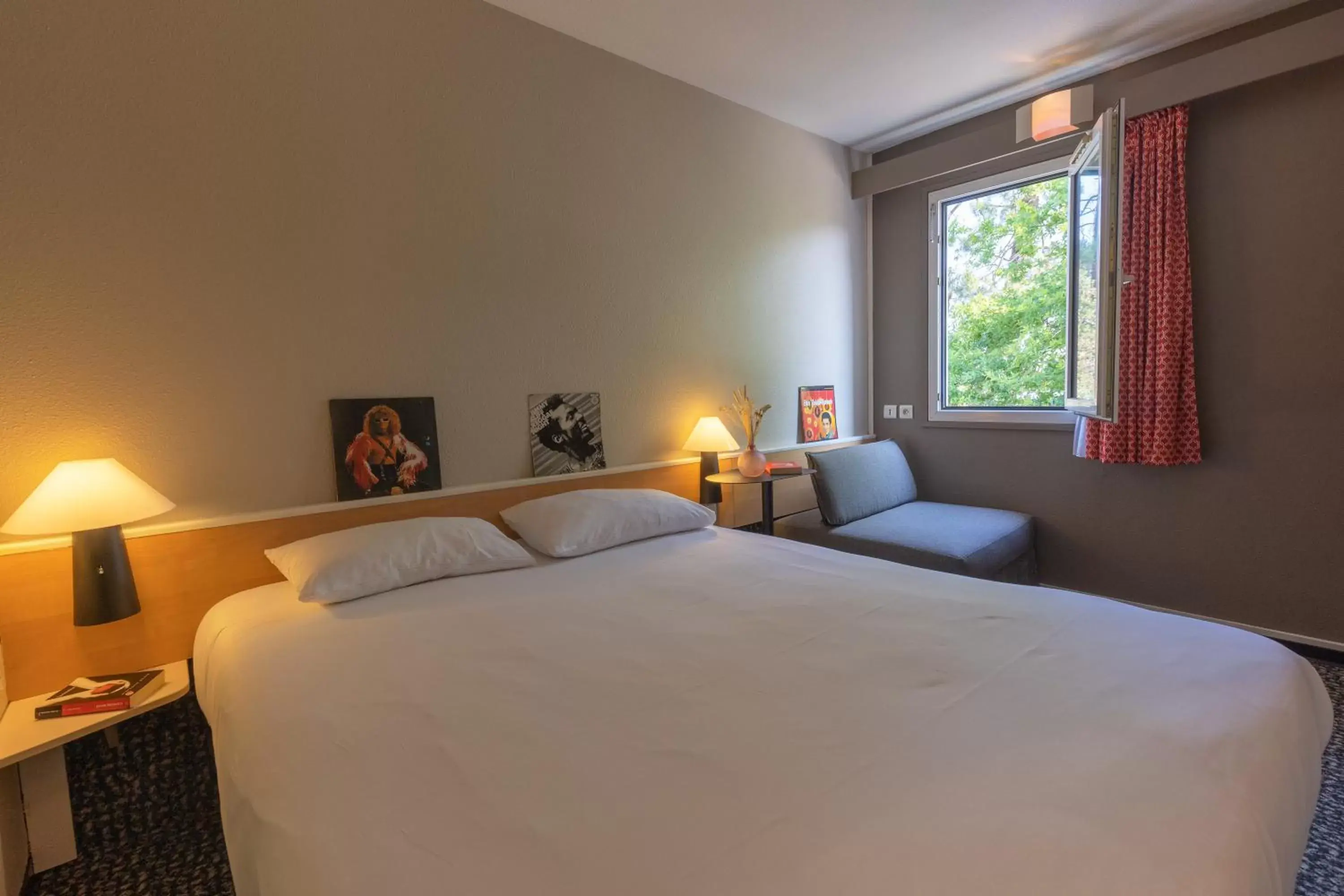 Bedroom, Bed in ibis Bordeaux Mérignac