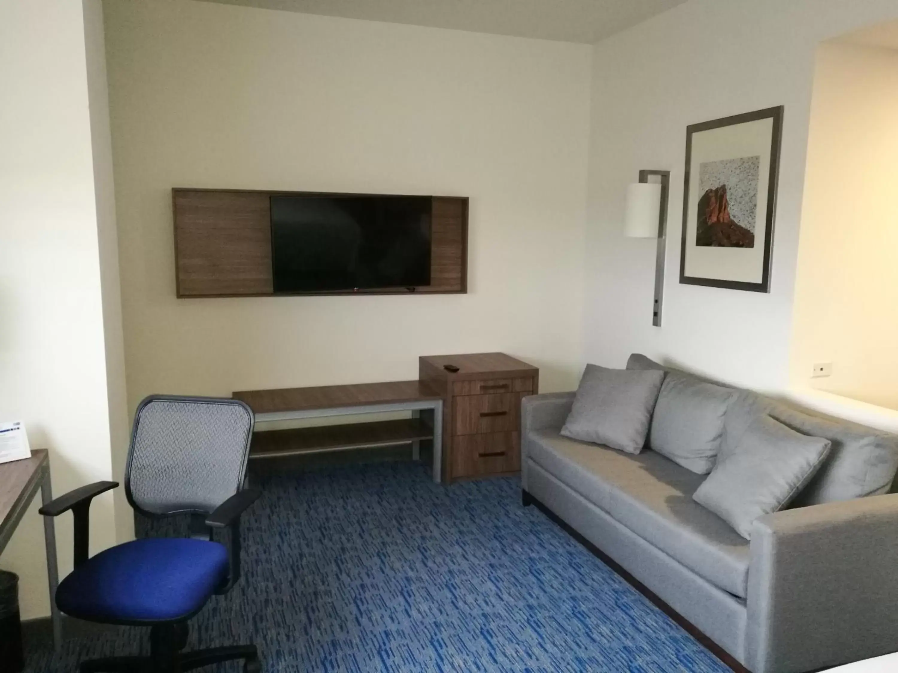 Photo of the whole room, Seating Area in Holiday Inn Express & Suites - Ciudad Obregon, an IHG Hotel