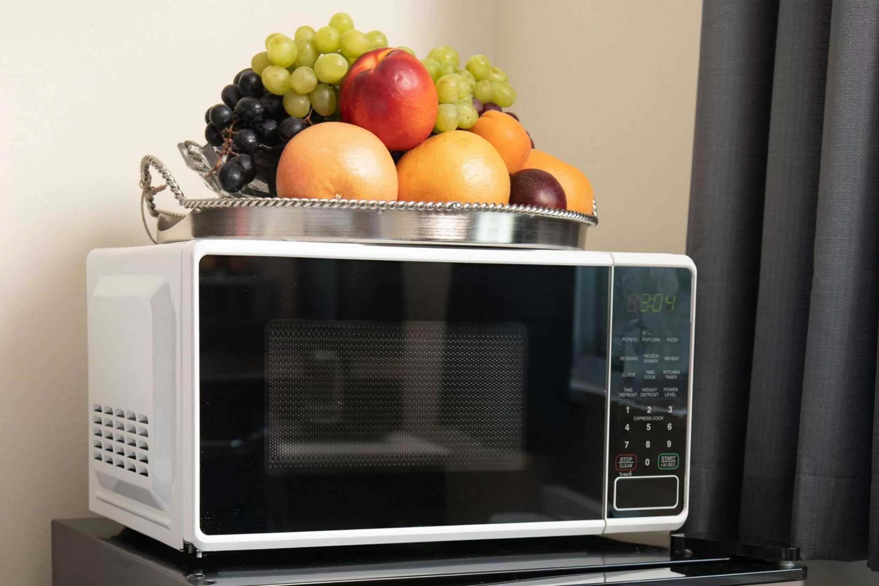 Bedroom in Rodeway Inn Middletown - Newport